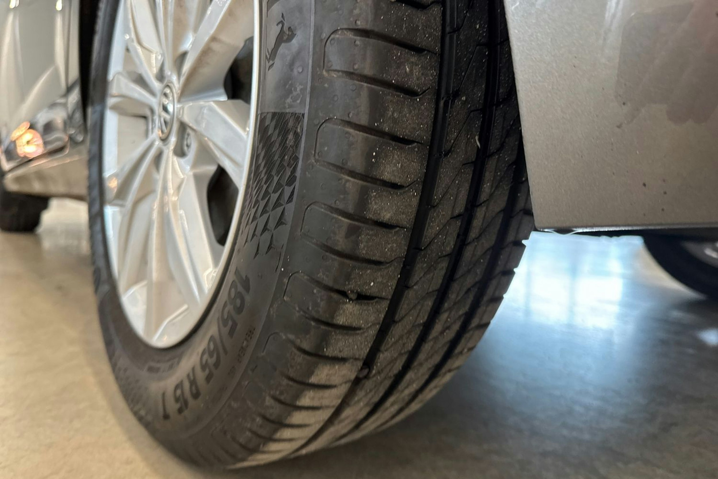 harmaa Volkswagen Polo 2019 kuva 13.