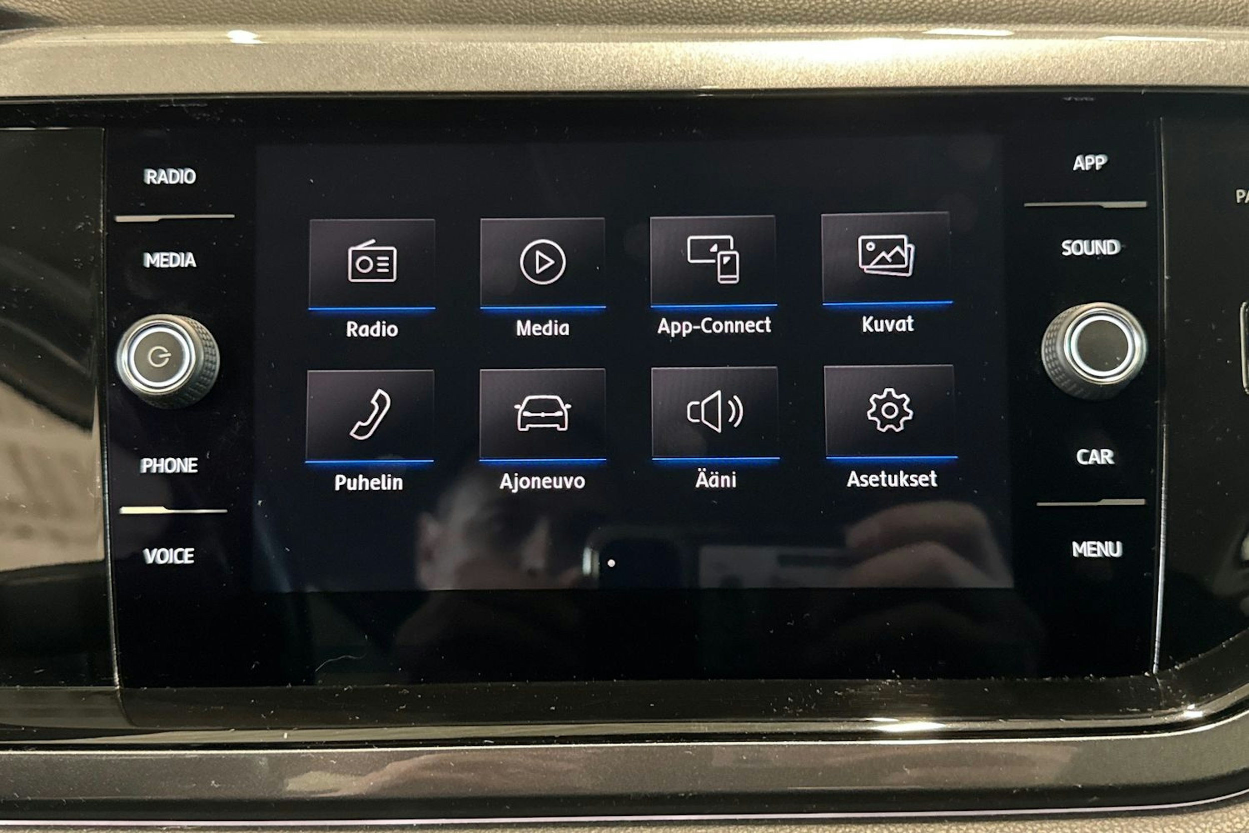 harmaa Volkswagen Polo 2019 kuva 15.