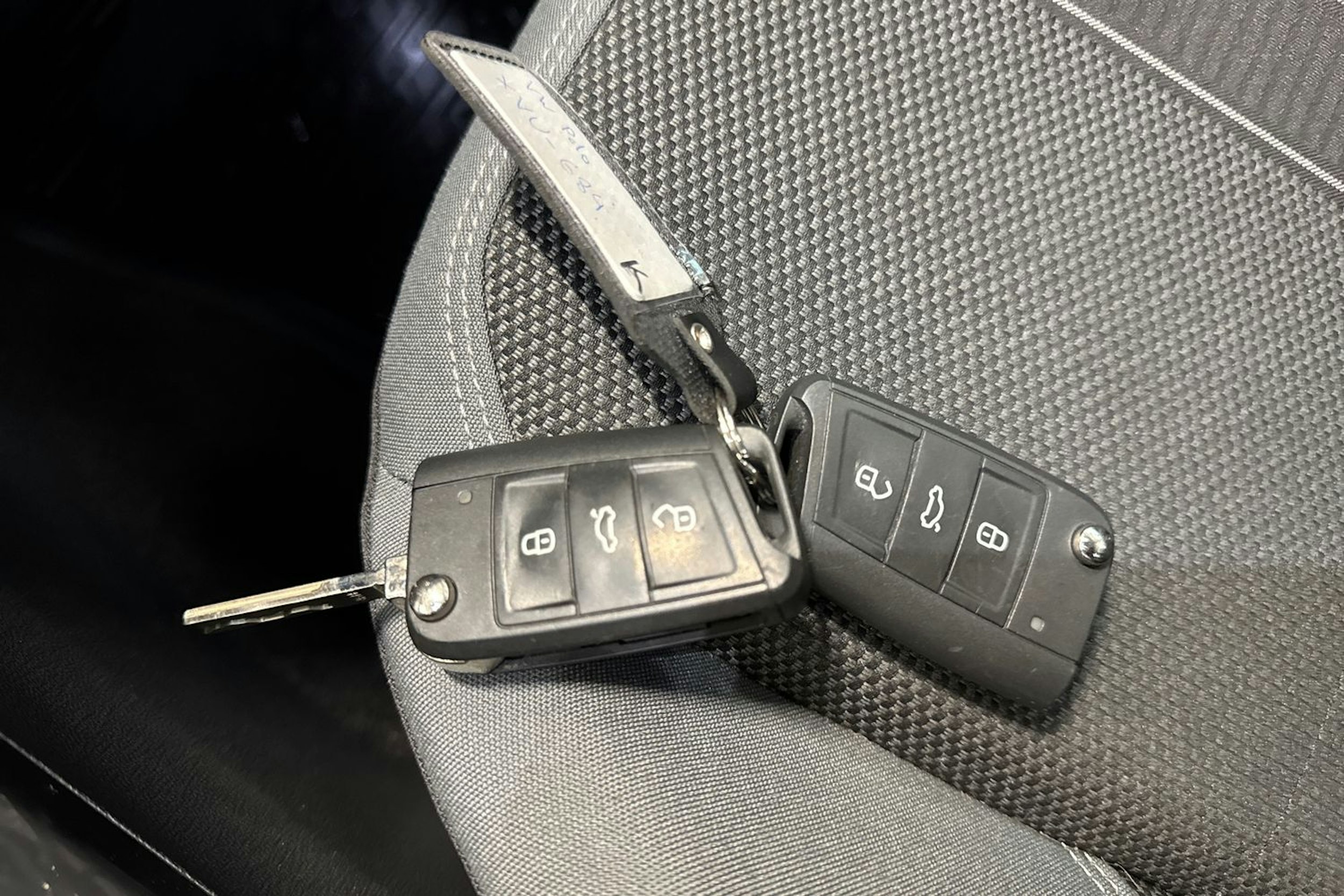 harmaa Volkswagen Polo 2019 kuva 20.