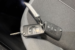 harmaa Volkswagen Polo 2019 kuva 20.