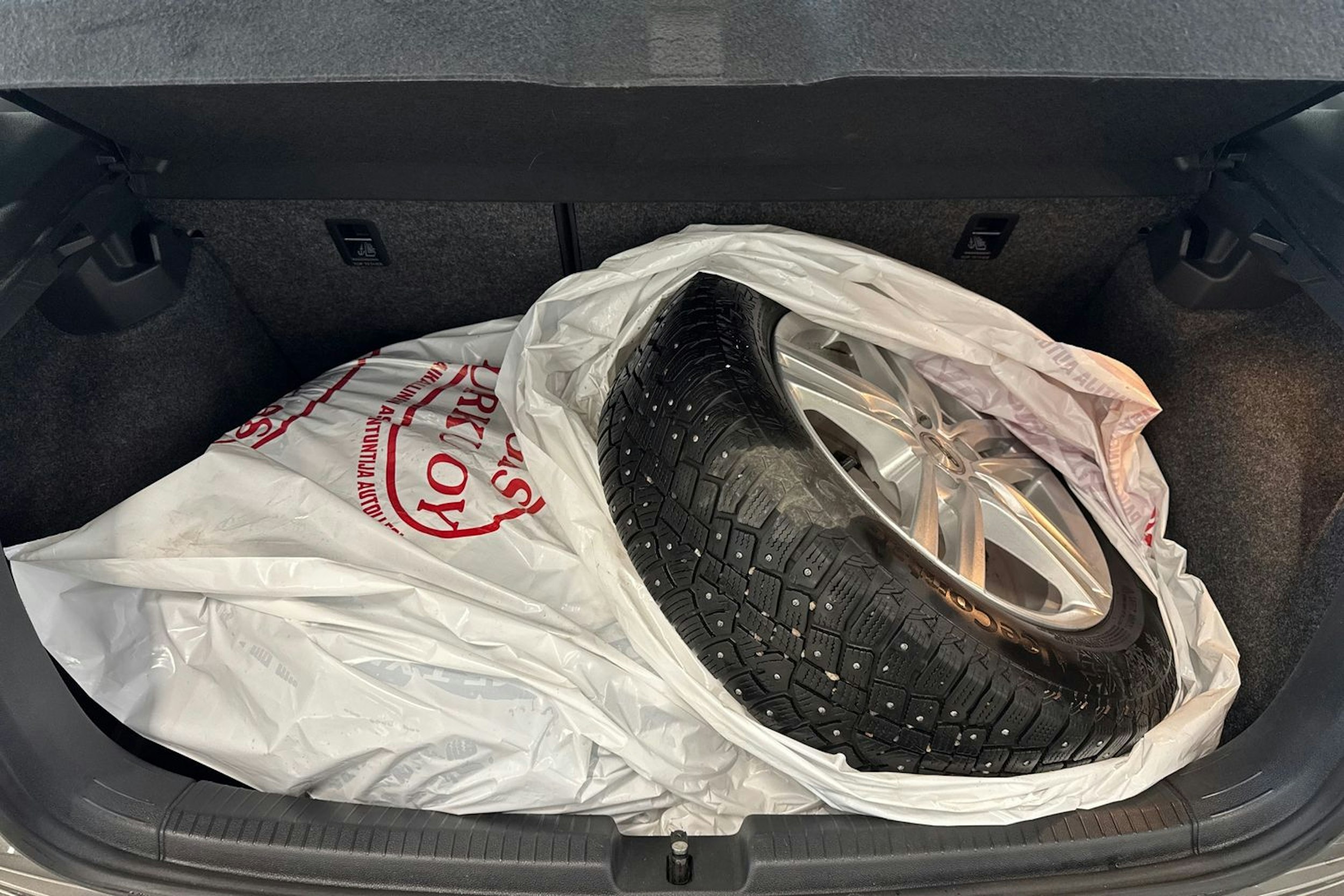 harmaa Volkswagen Polo 2019 kuva 21.