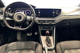 Valkoinen Volkswagen POLO 2019 kuva 7.