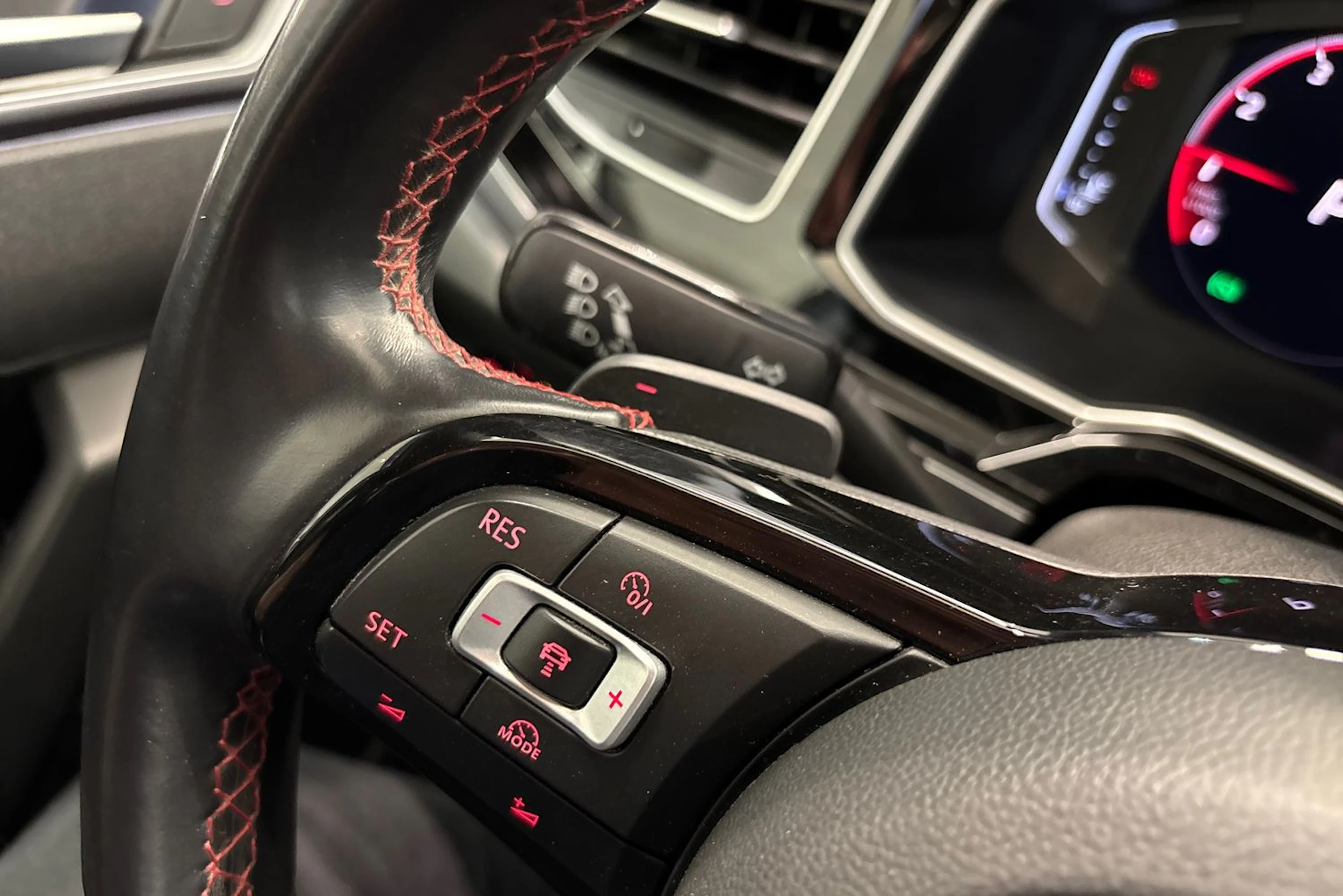 Valkoinen Volkswagen POLO 2019 kuva 12.