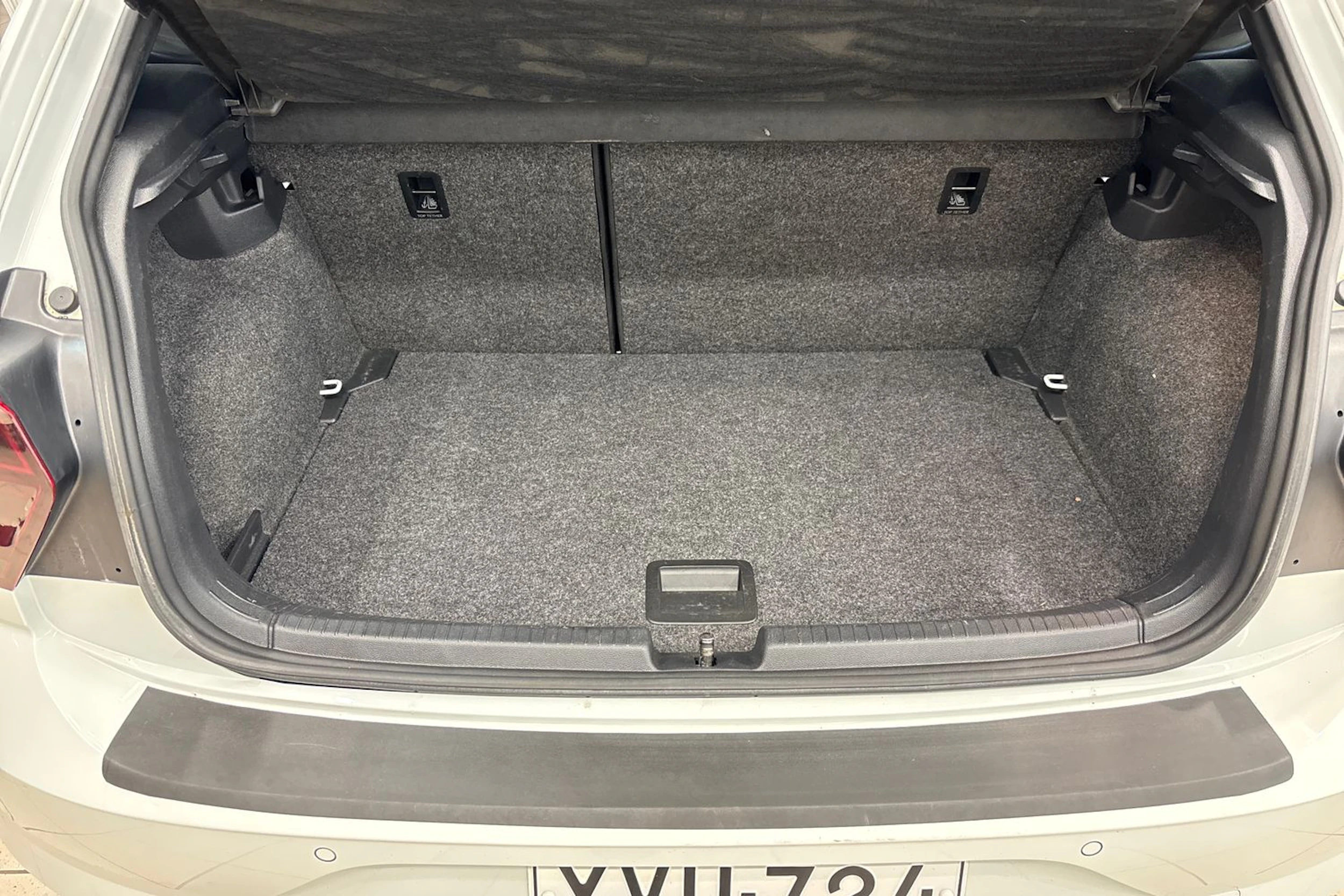 Valkoinen Volkswagen POLO 2019 kuva 17.