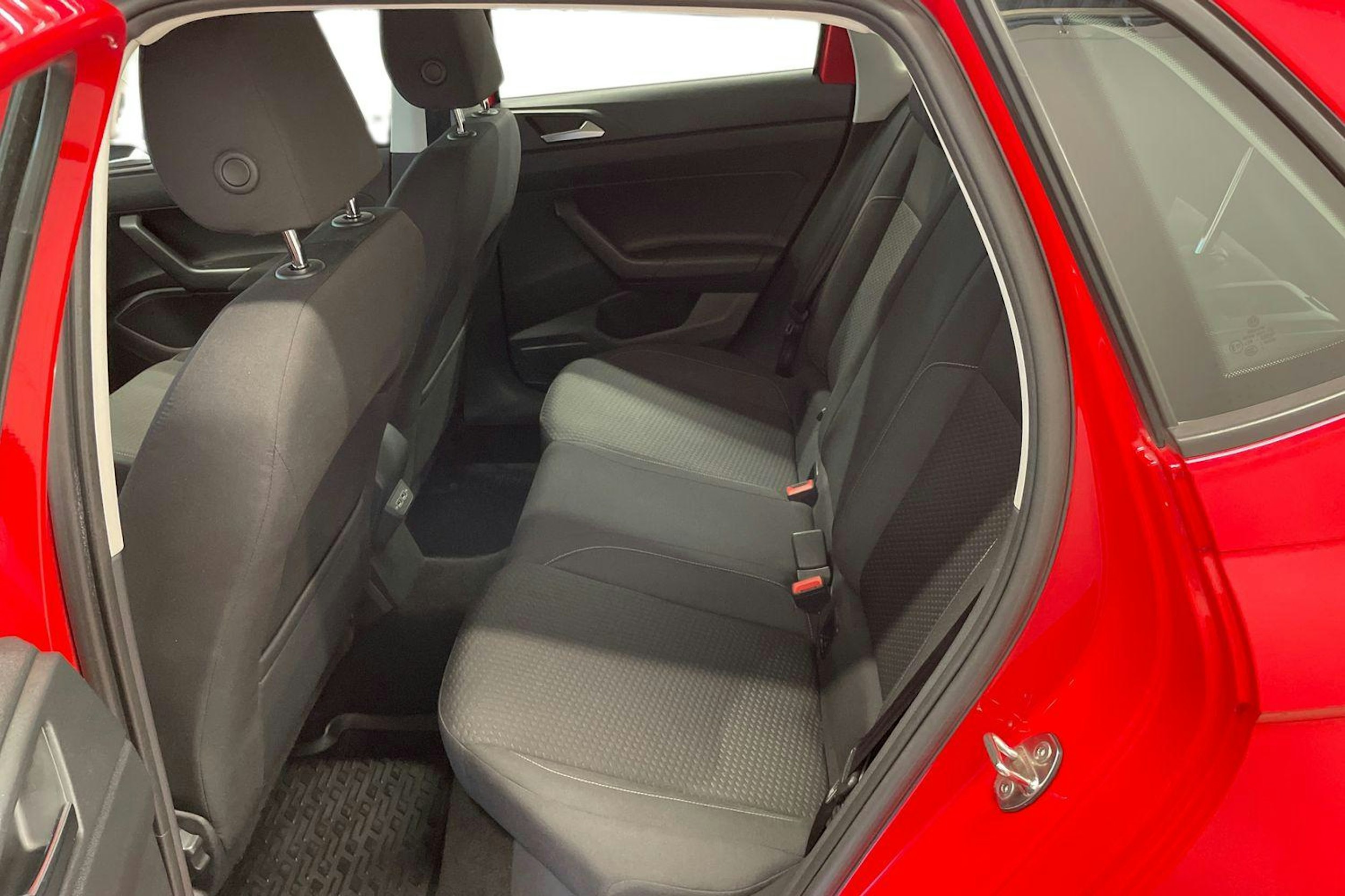 Punainen Volkswagen POLO 2019 kuva 8.