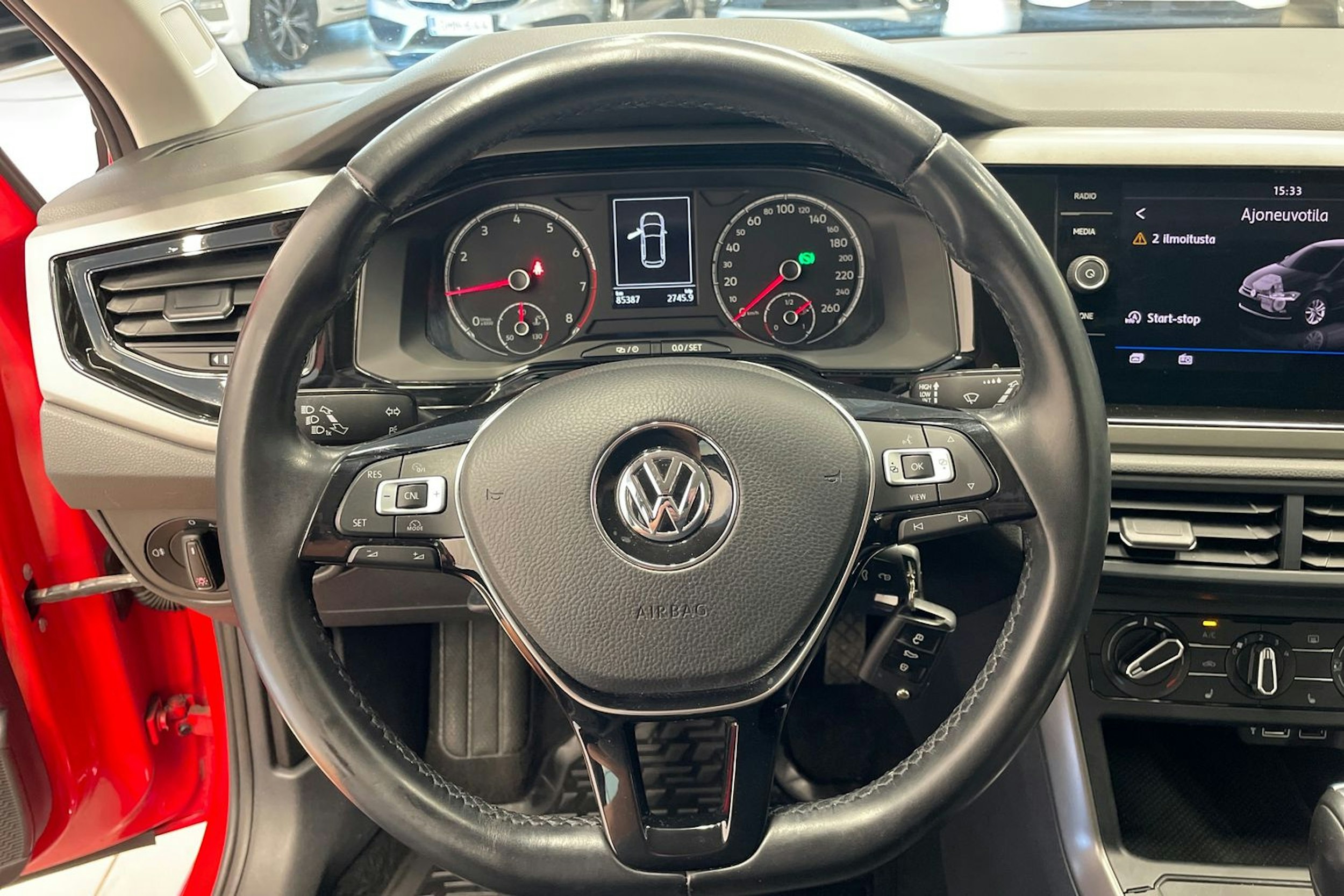 Punainen Volkswagen POLO 2019 kuva 11.