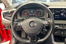 Punainen Volkswagen POLO 2019 kuva 11.