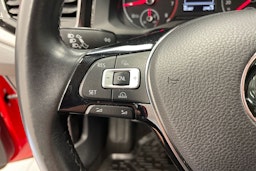 Punainen Volkswagen POLO 2019 kuva 13.