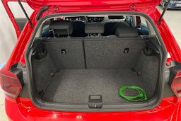 Punainen Volkswagen POLO 2019 kuva 16.
