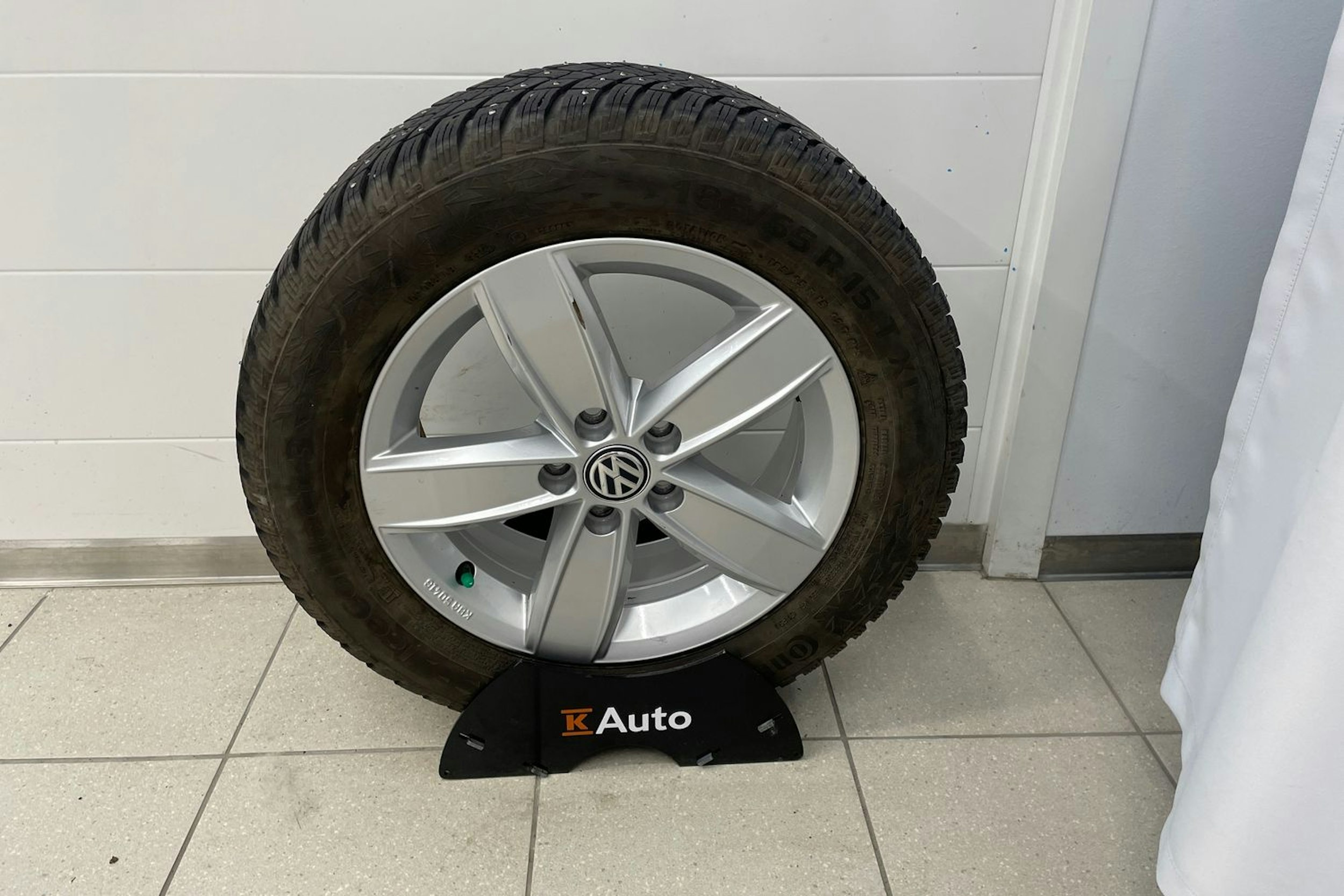 Punainen Volkswagen POLO 2019 kuva 17.