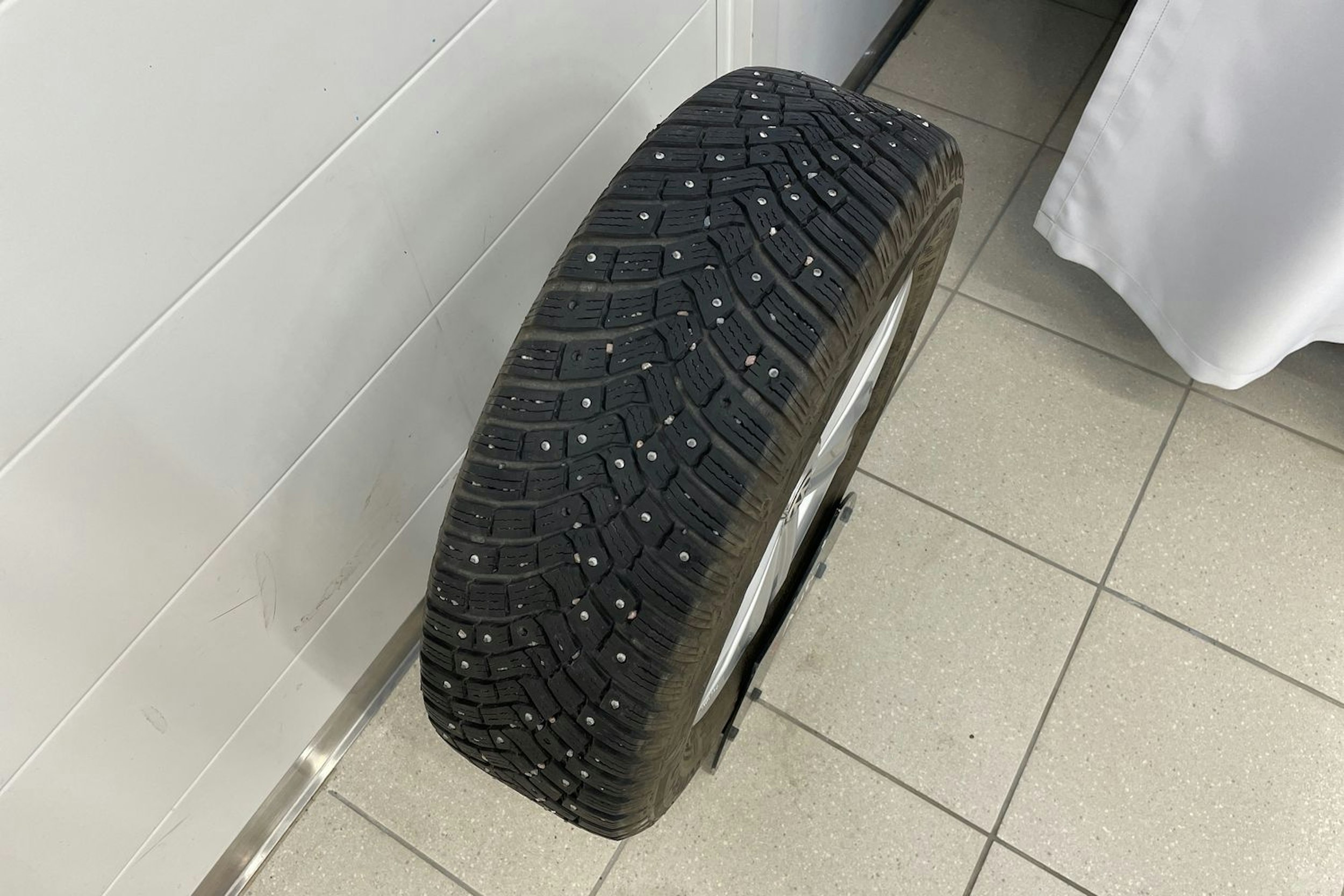Punainen Volkswagen POLO 2019 kuva 18.