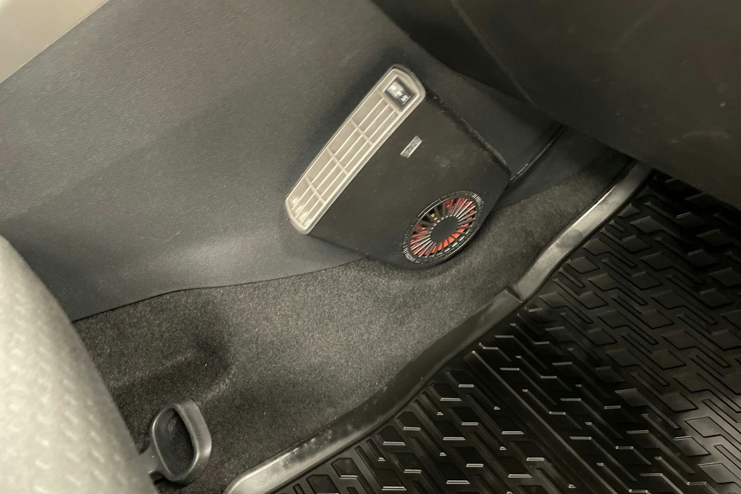 Punainen Volkswagen POLO 2019 kuva 21.