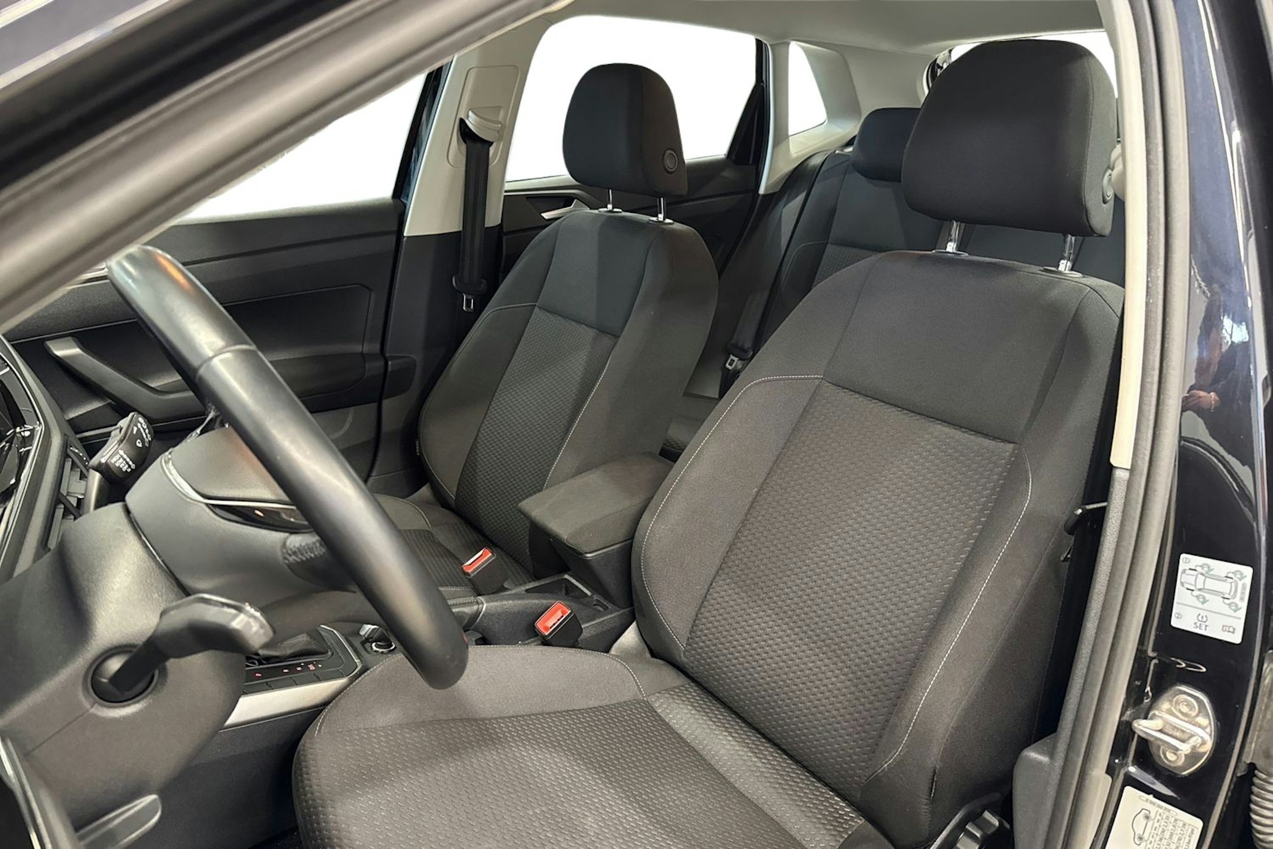musta Volkswagen Polo 2019 kuva 10.