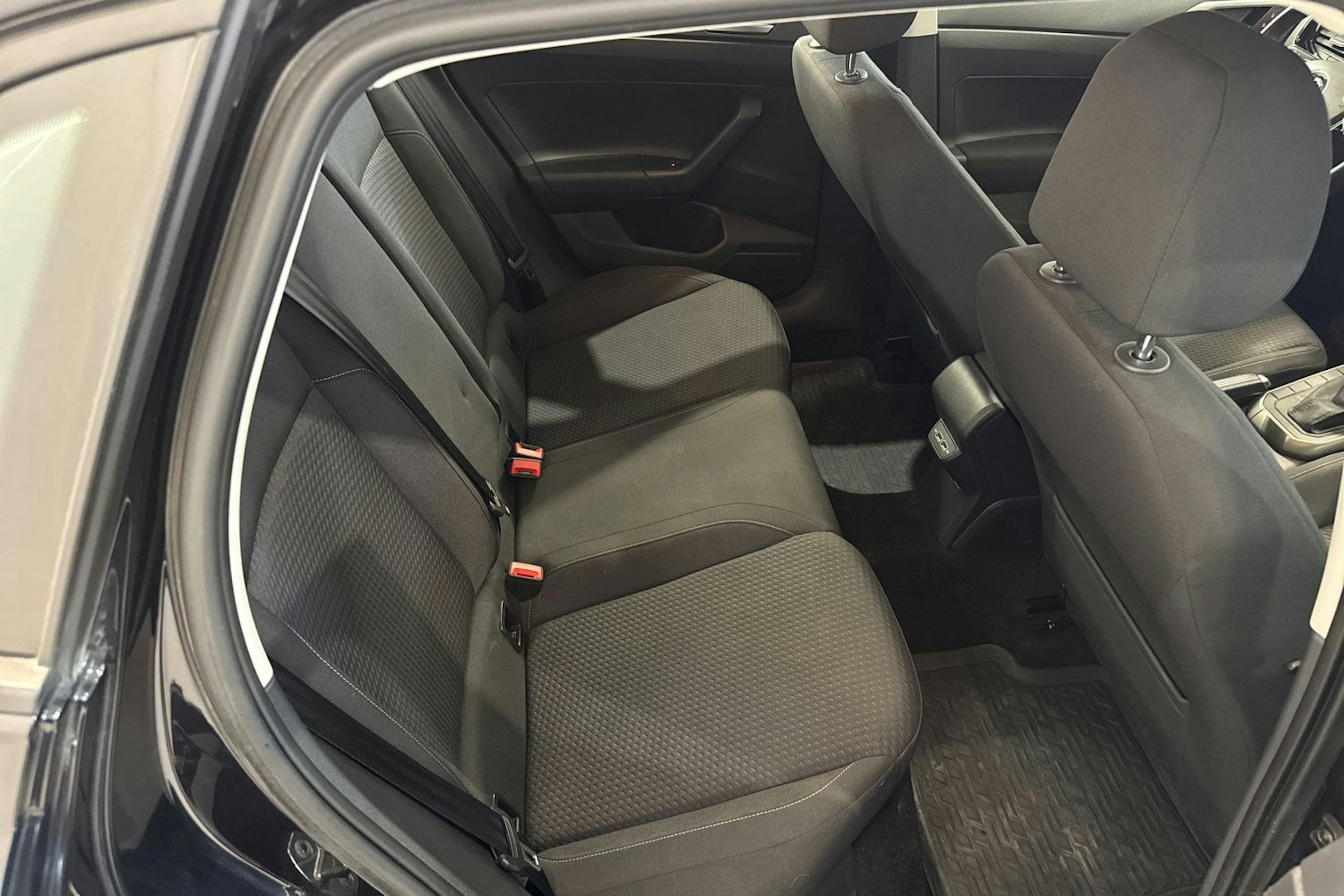 musta Volkswagen Polo 2019 kuva 11.