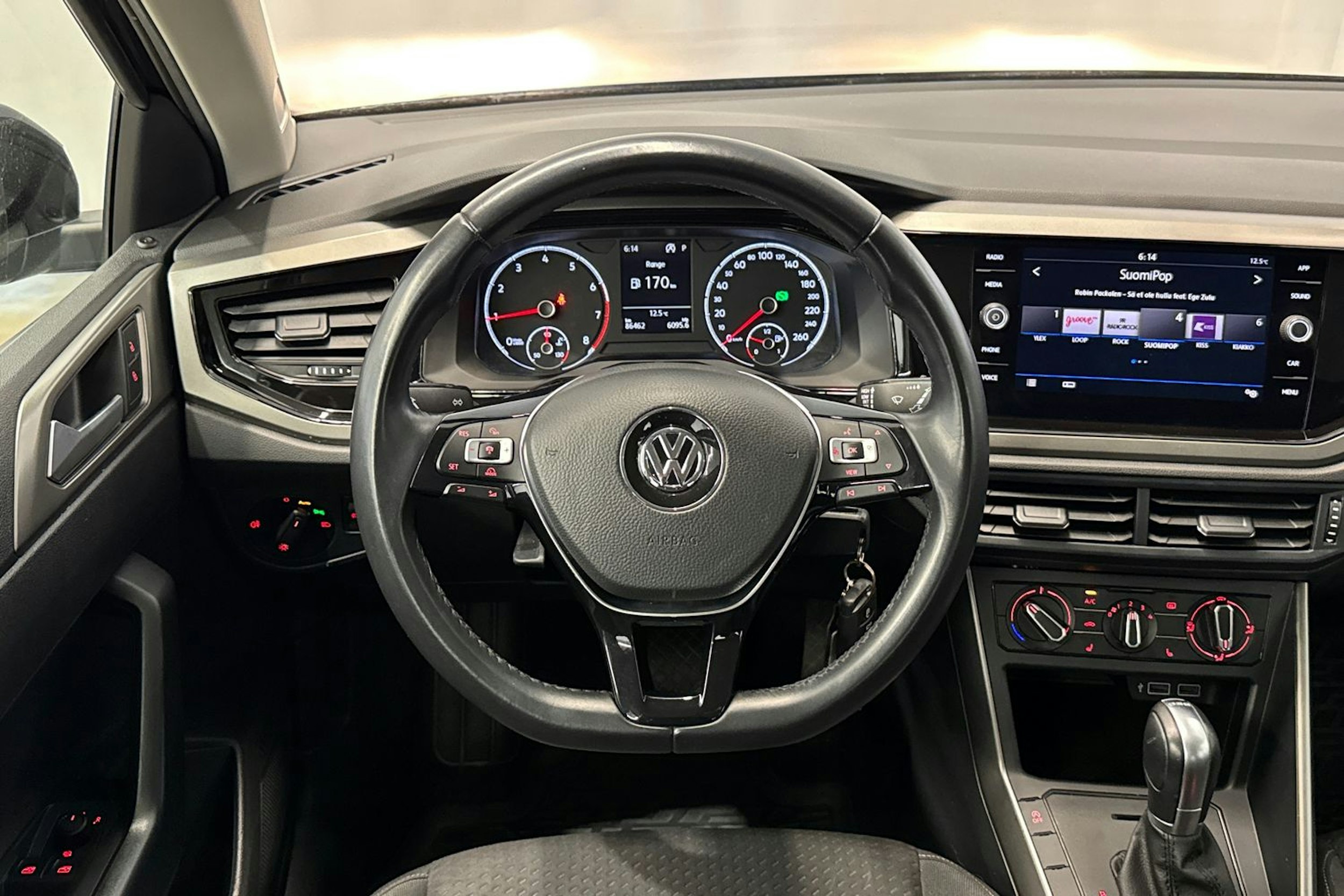 musta Volkswagen Polo 2019 kuva 14.