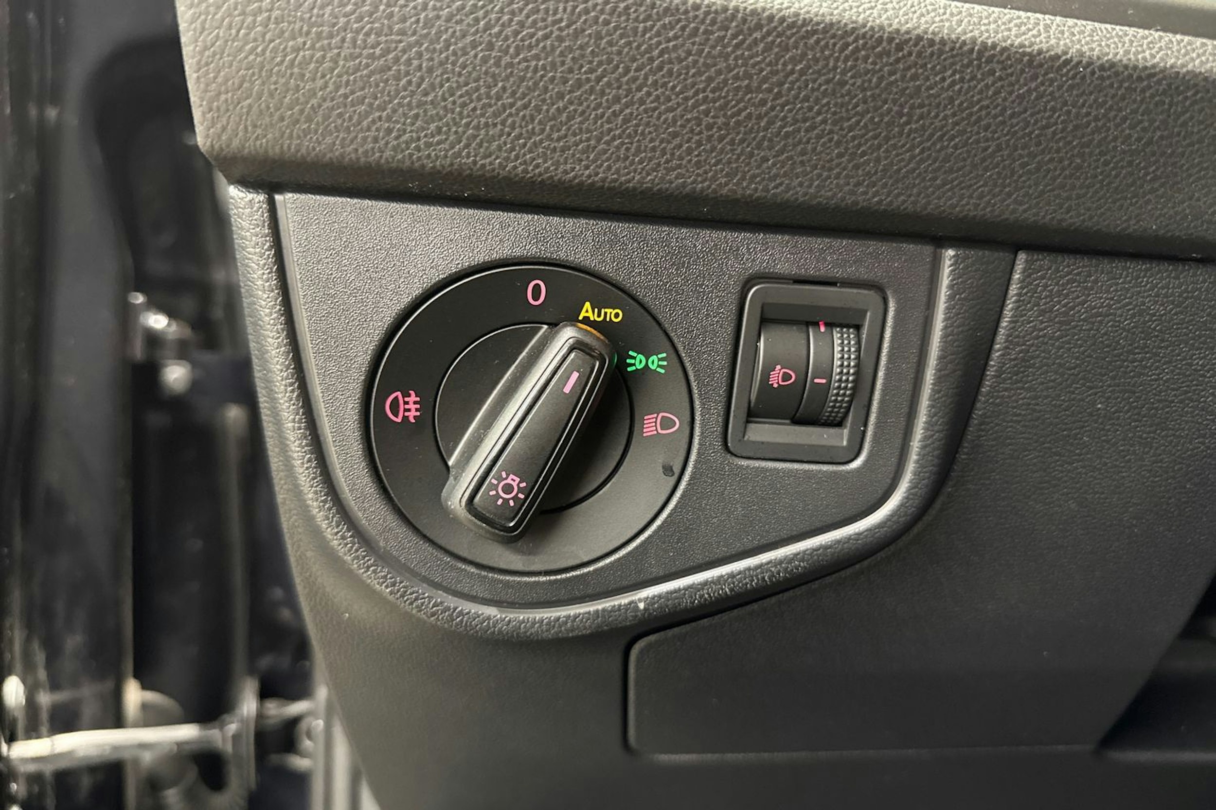 musta Volkswagen Polo 2019 kuva 16.