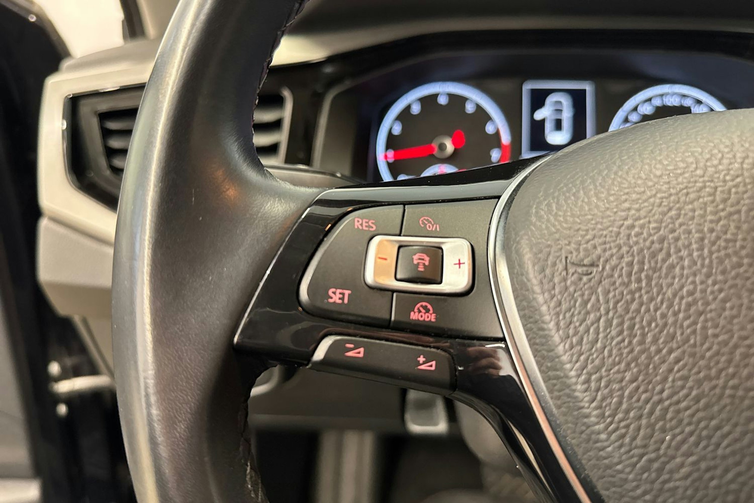 musta Volkswagen Polo 2019 kuva 17.