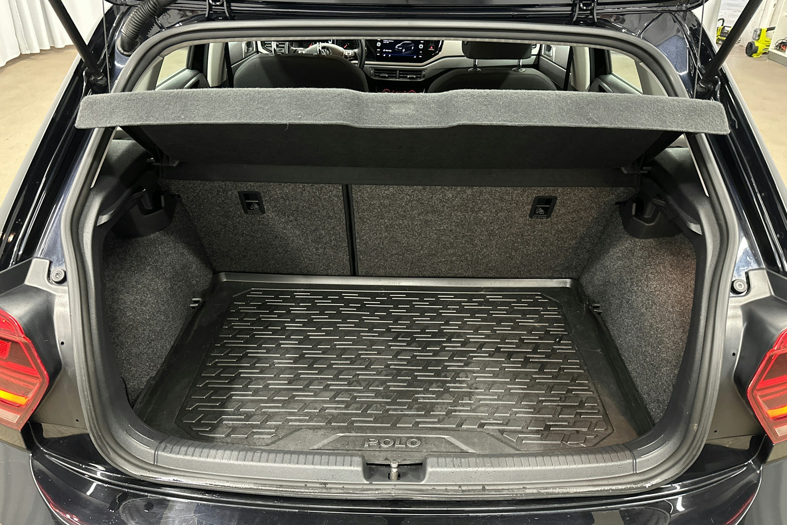 musta Volkswagen Polo 2020 kuva 14.