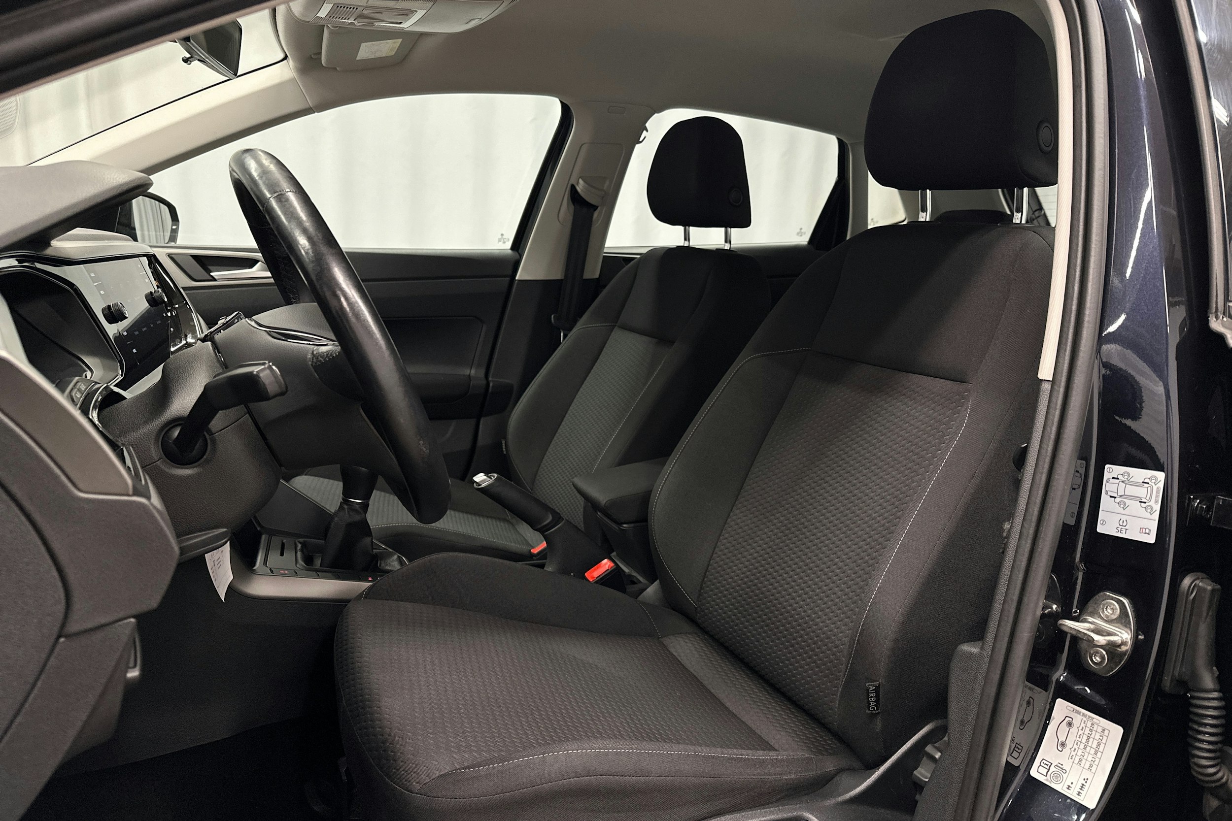 musta Volkswagen Polo 2020 kuva 15.