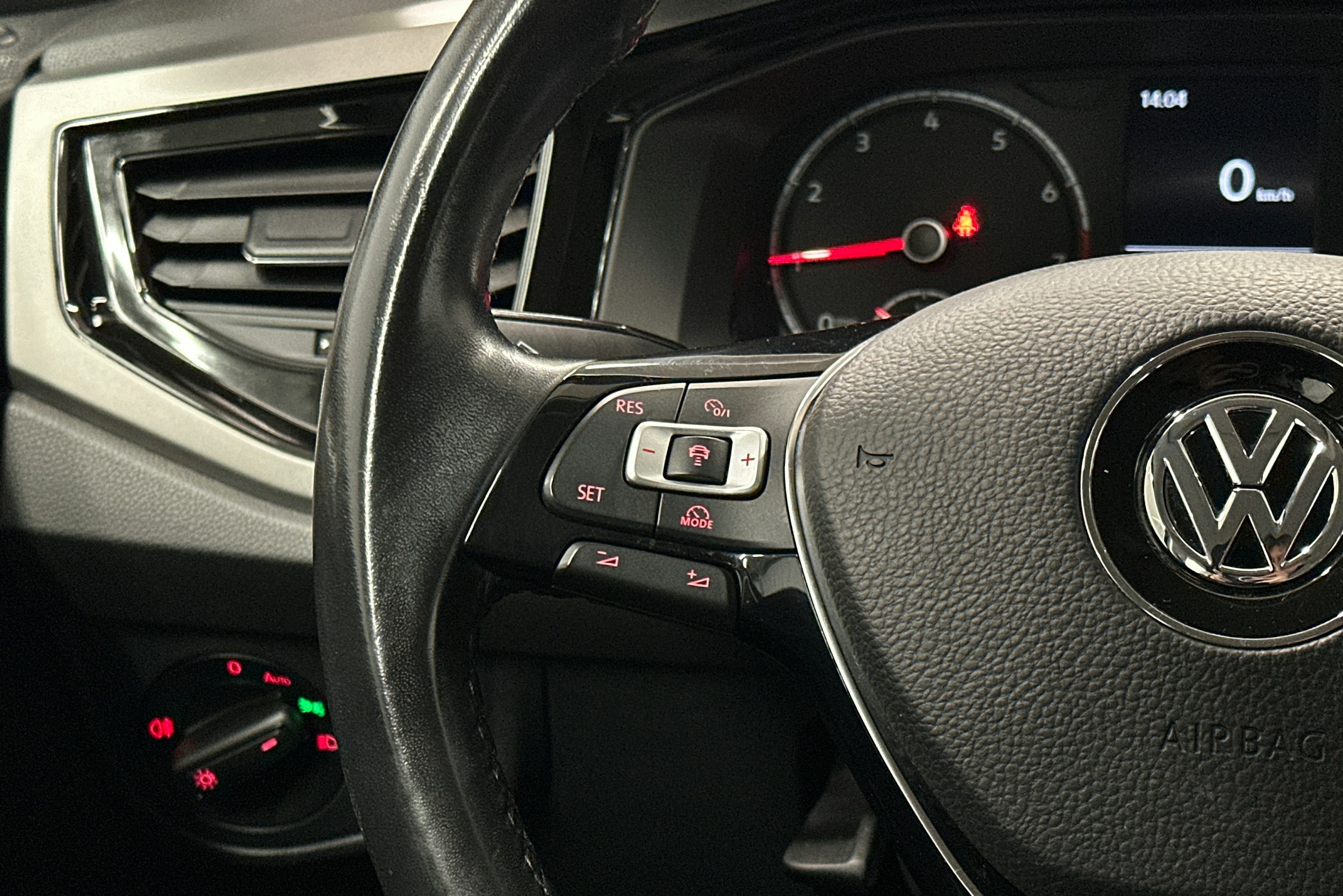 musta Volkswagen Polo 2020 kuva 17.