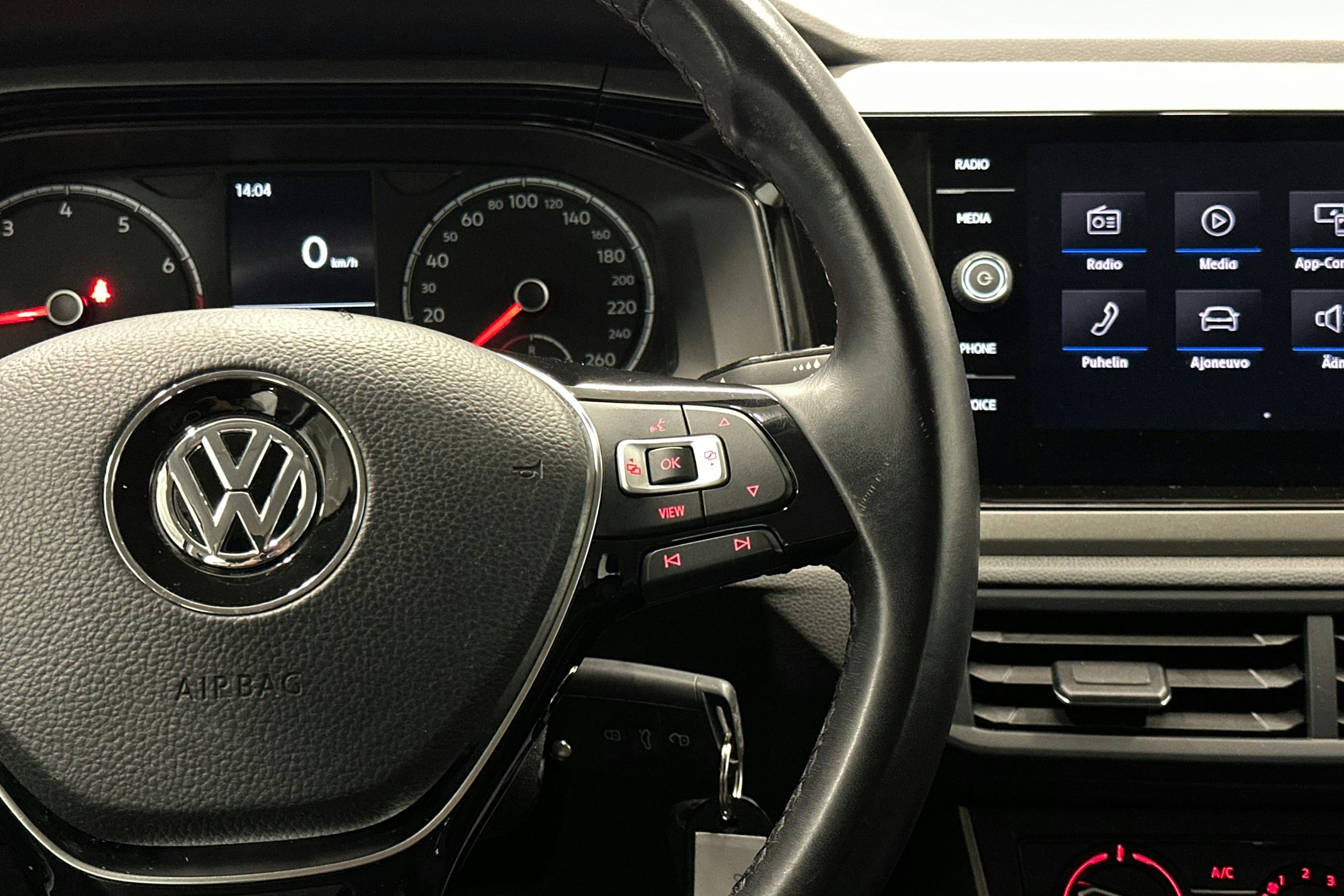 musta Volkswagen Polo 2020 kuva 18.