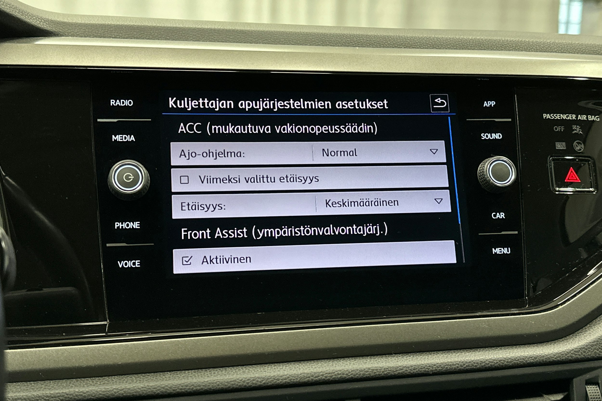 musta Volkswagen Polo 2020 kuva 24.