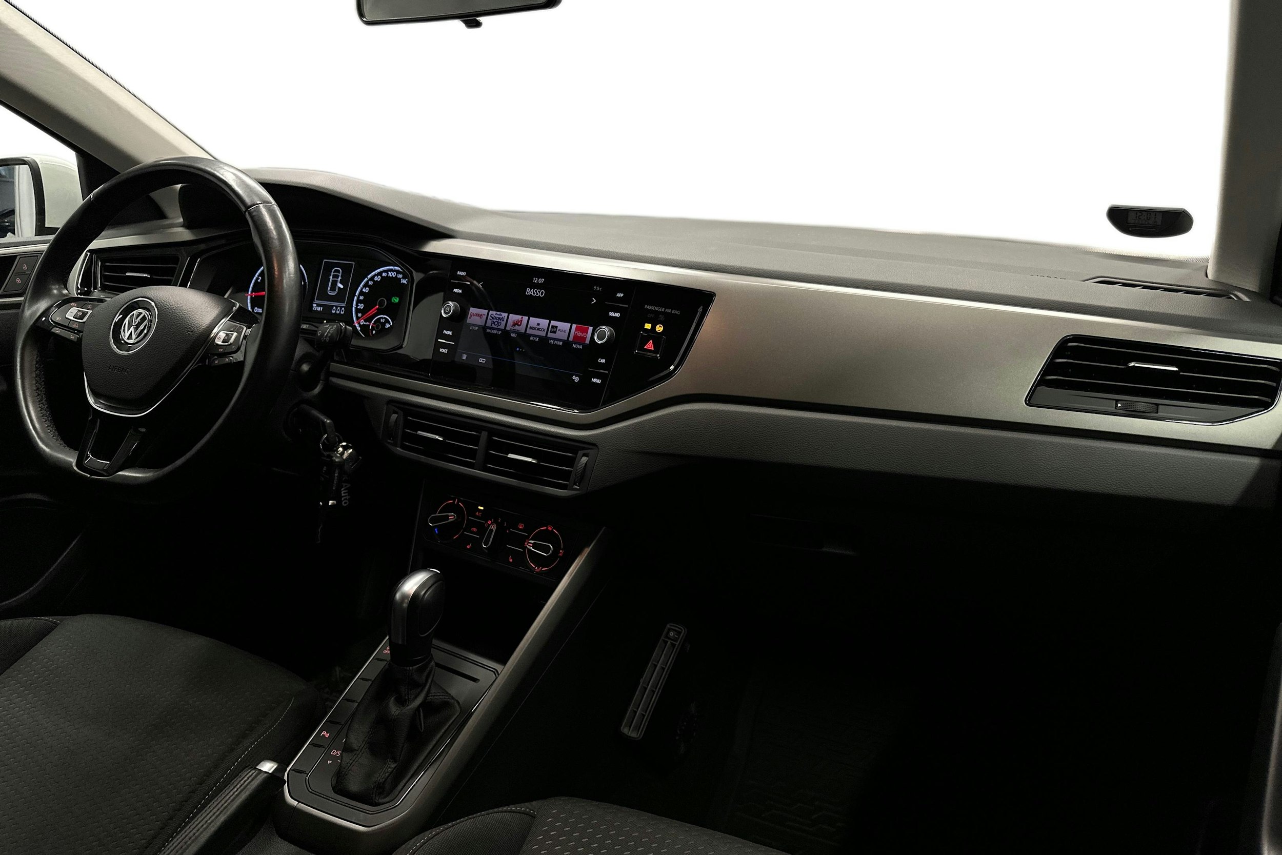 valkoinen Volkswagen Polo 2020 kuva 9.