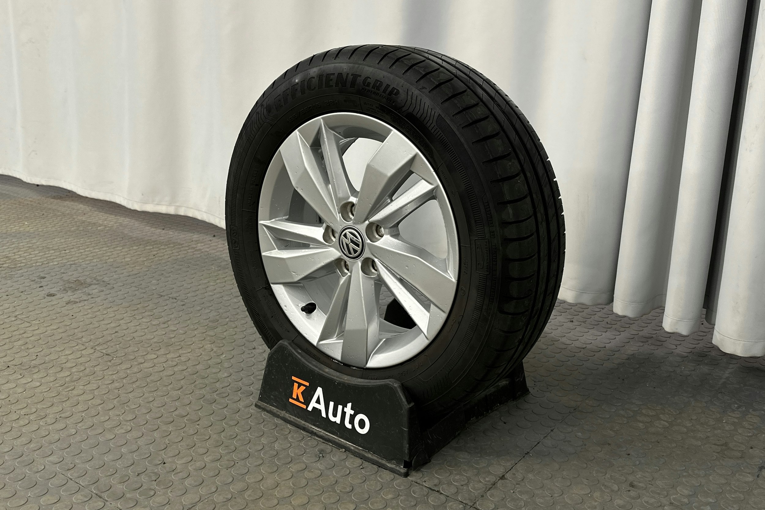 valkoinen Volkswagen Polo 2020 kuva 13.