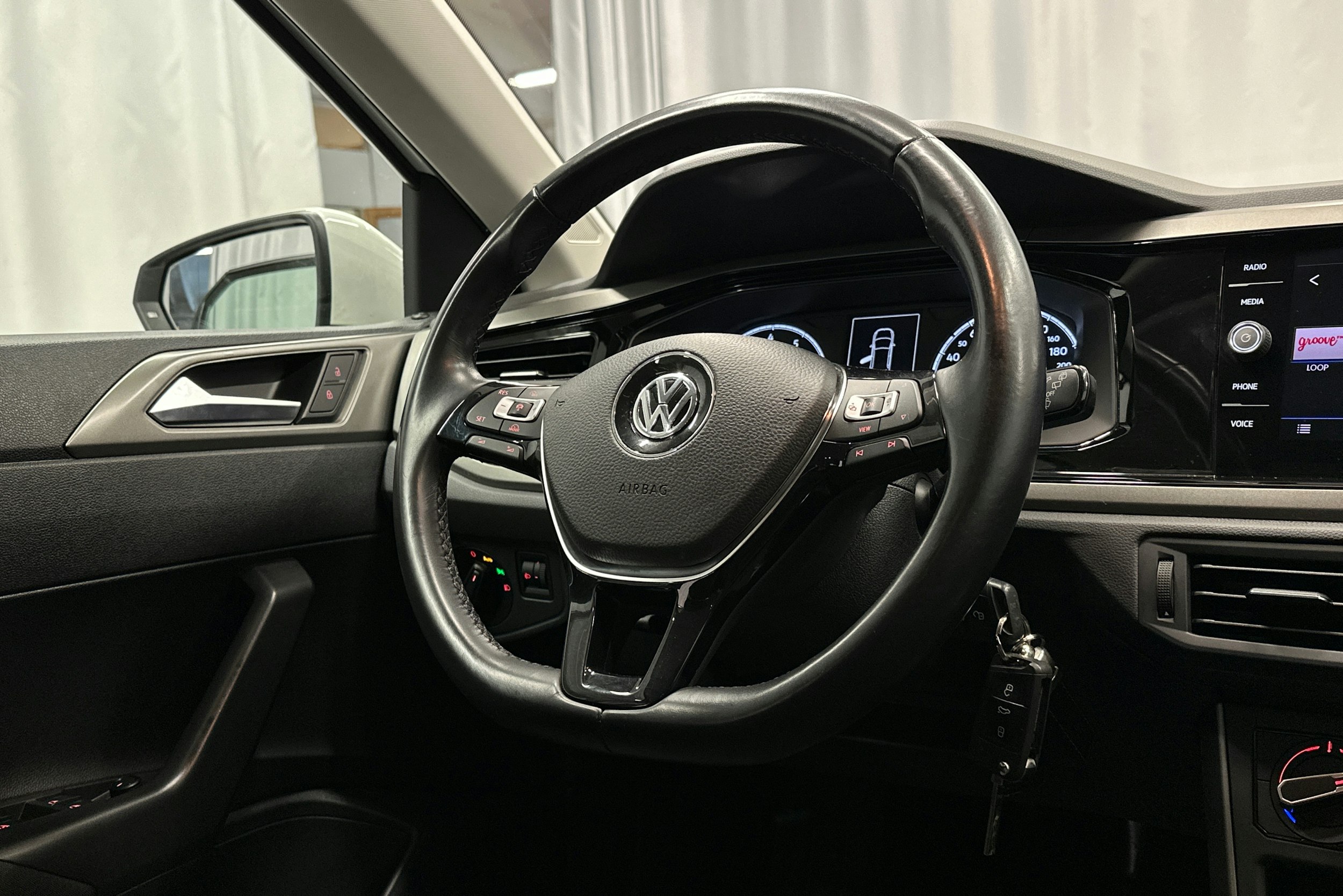 valkoinen Volkswagen Polo 2020 kuva 16.