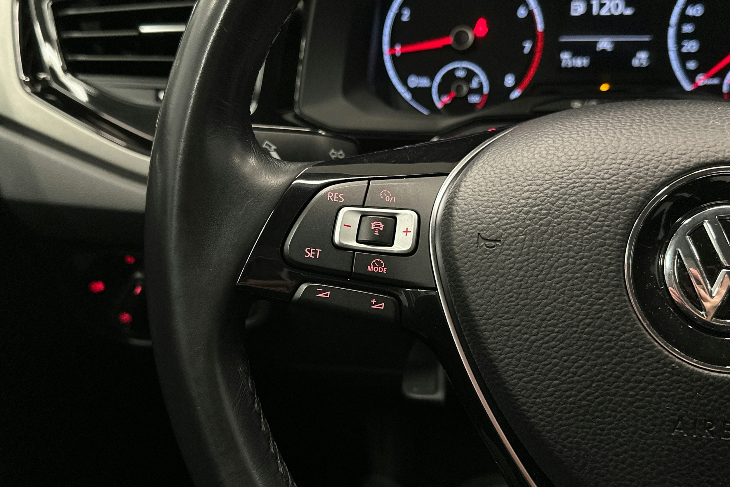 valkoinen Volkswagen Polo 2020 kuva 17.