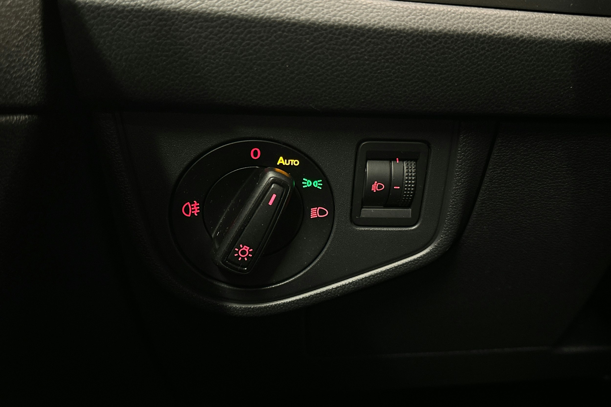 valkoinen Volkswagen Polo 2020 kuva 19.