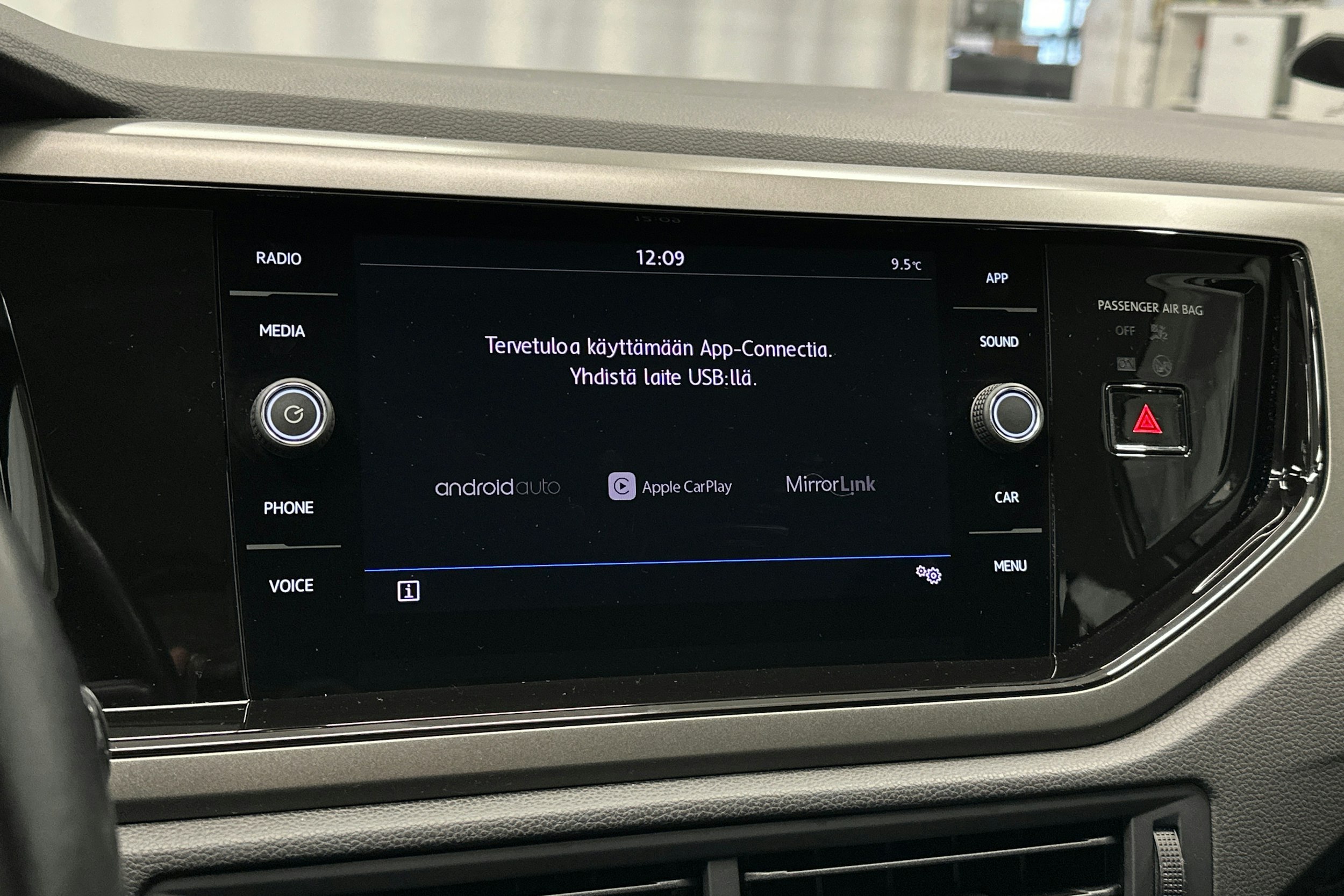 valkoinen Volkswagen Polo 2020 kuva 21.