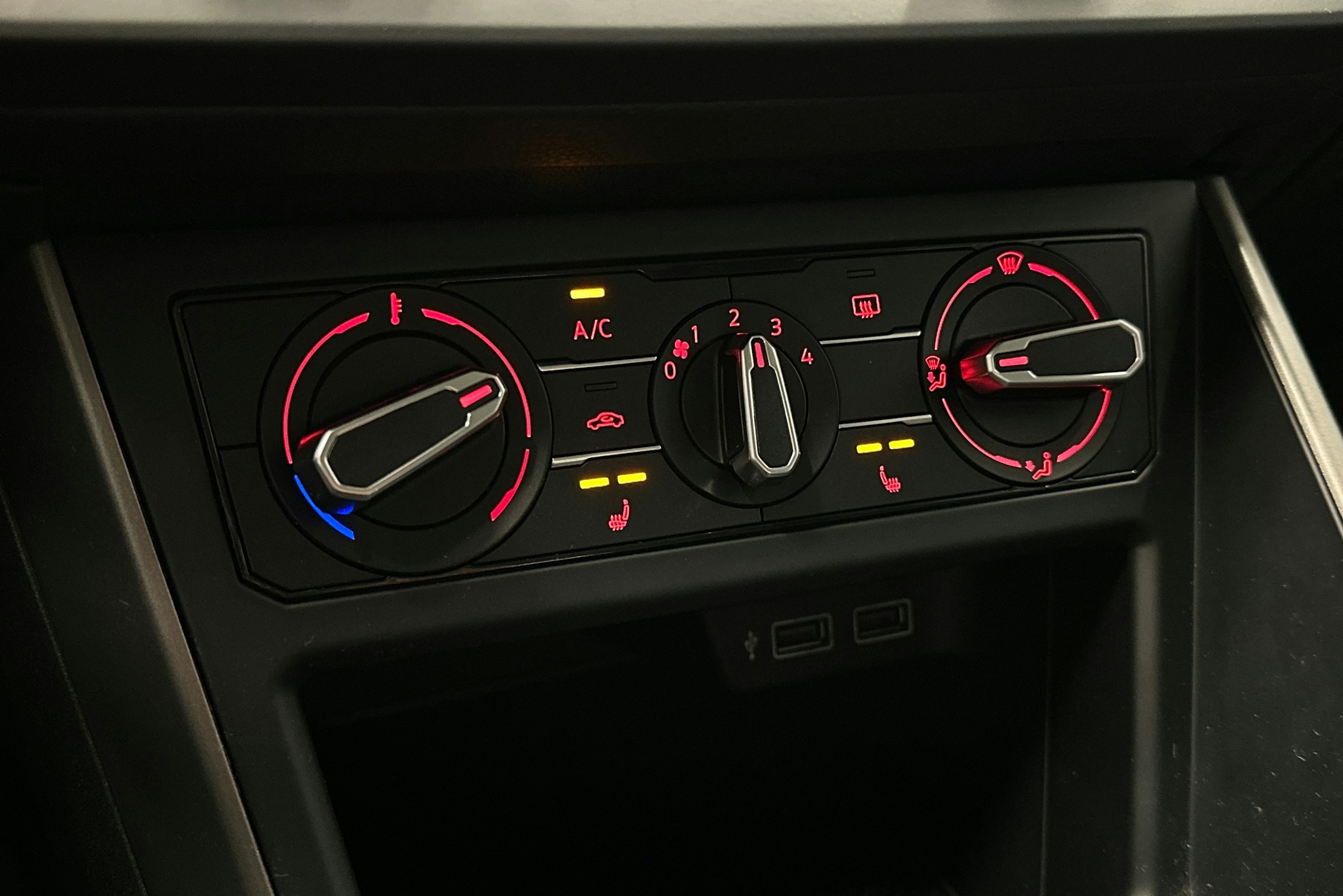 valkoinen Volkswagen Polo 2020 kuva 24.