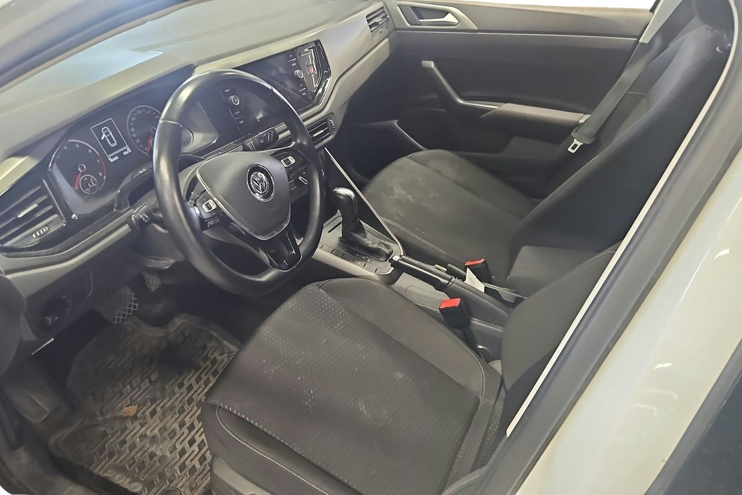 Valkoinen Volkswagen POLO 2020 kuva 3.