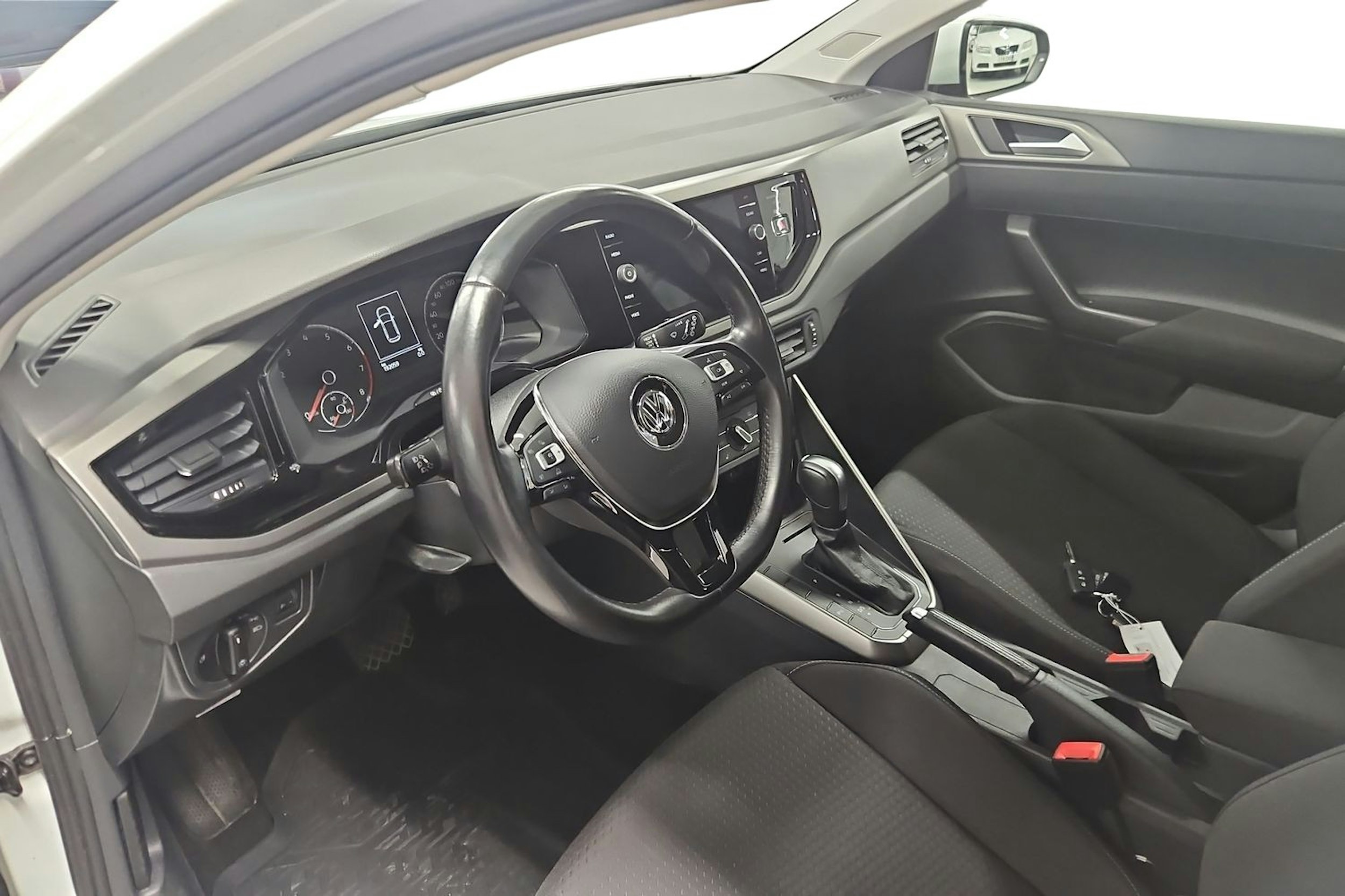 Valkoinen Volkswagen POLO 2020 kuva 7.
