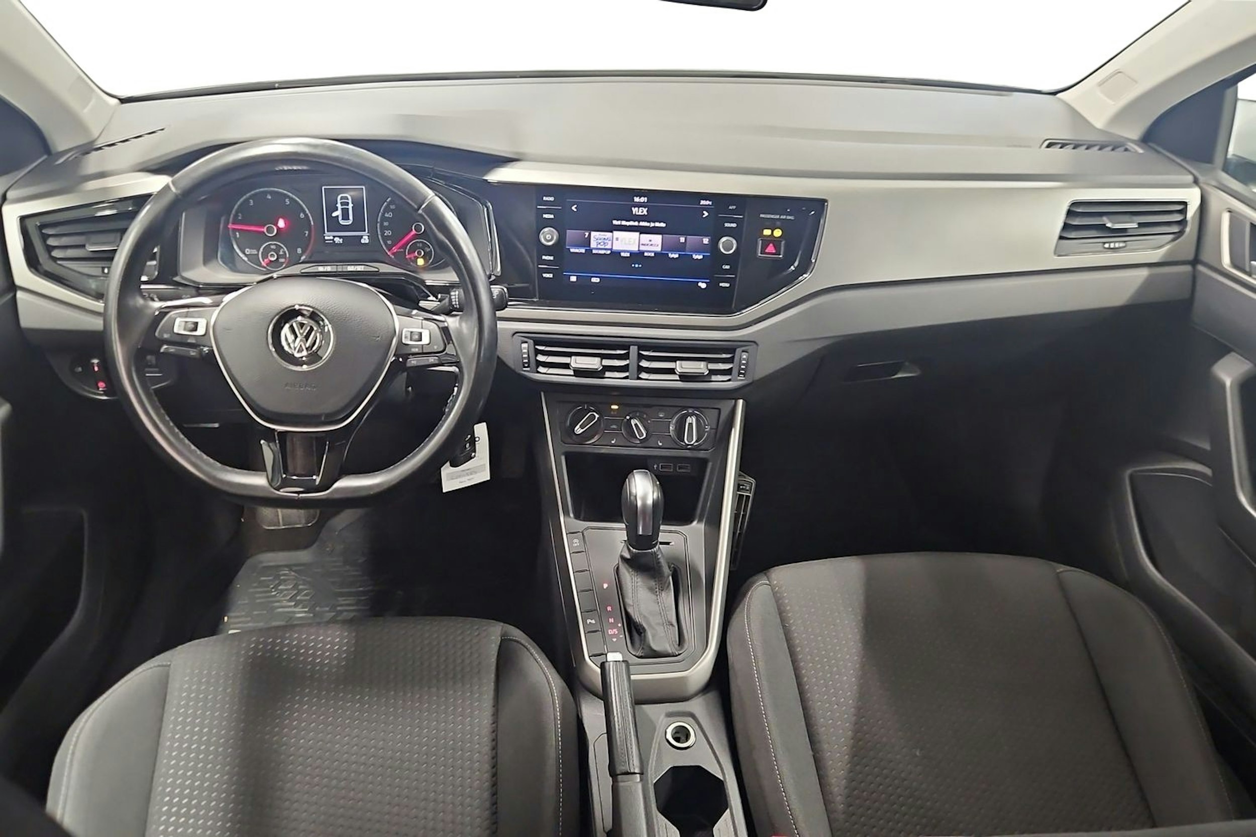 Valkoinen Volkswagen POLO 2020 kuva 9.