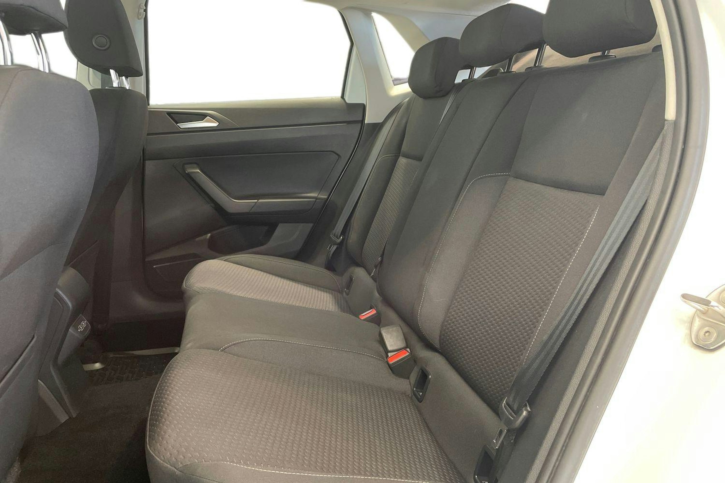 Valkoinen Volkswagen POLO 2020 kuva 10.