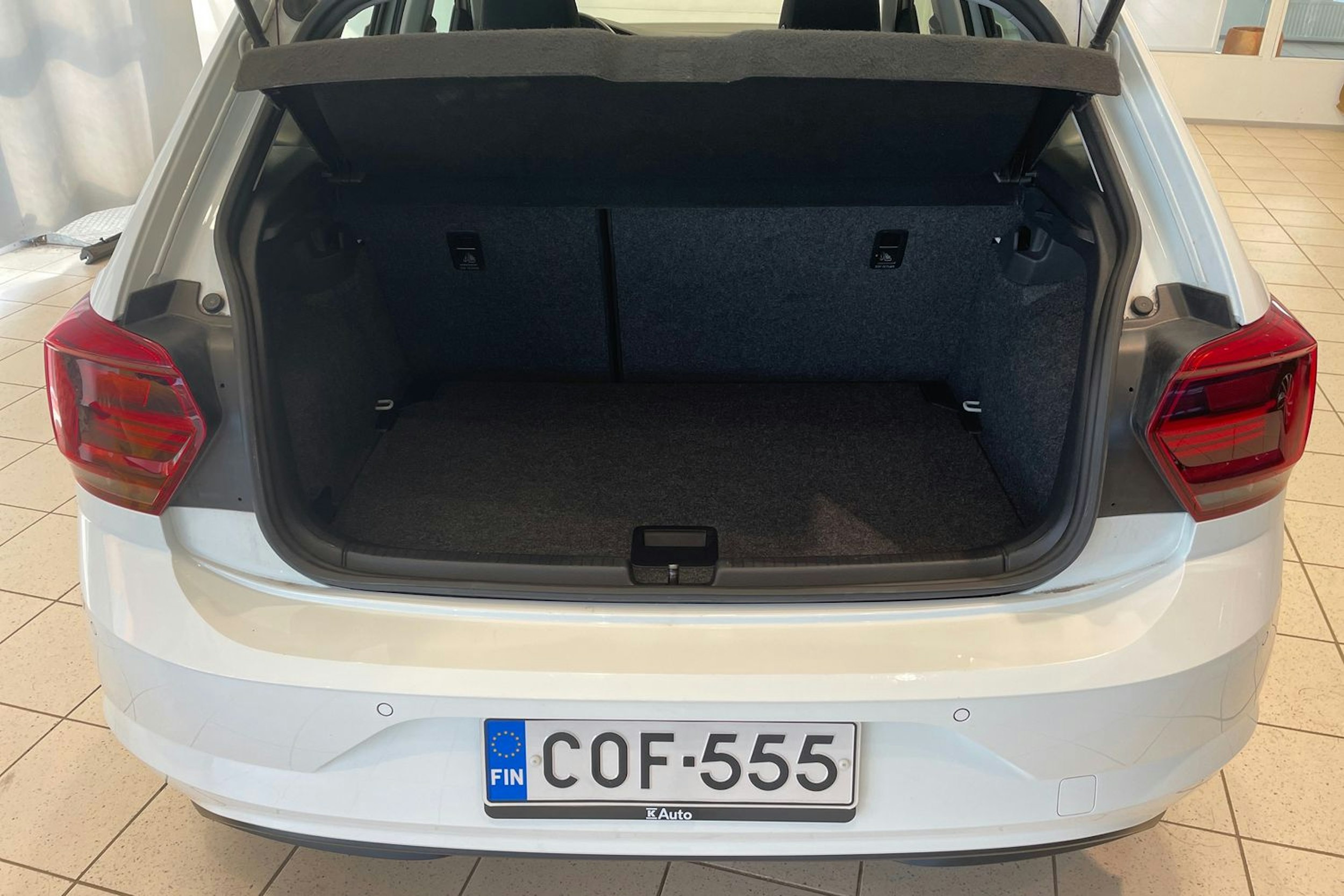 Valkoinen Volkswagen POLO 2020 kuva 17.
