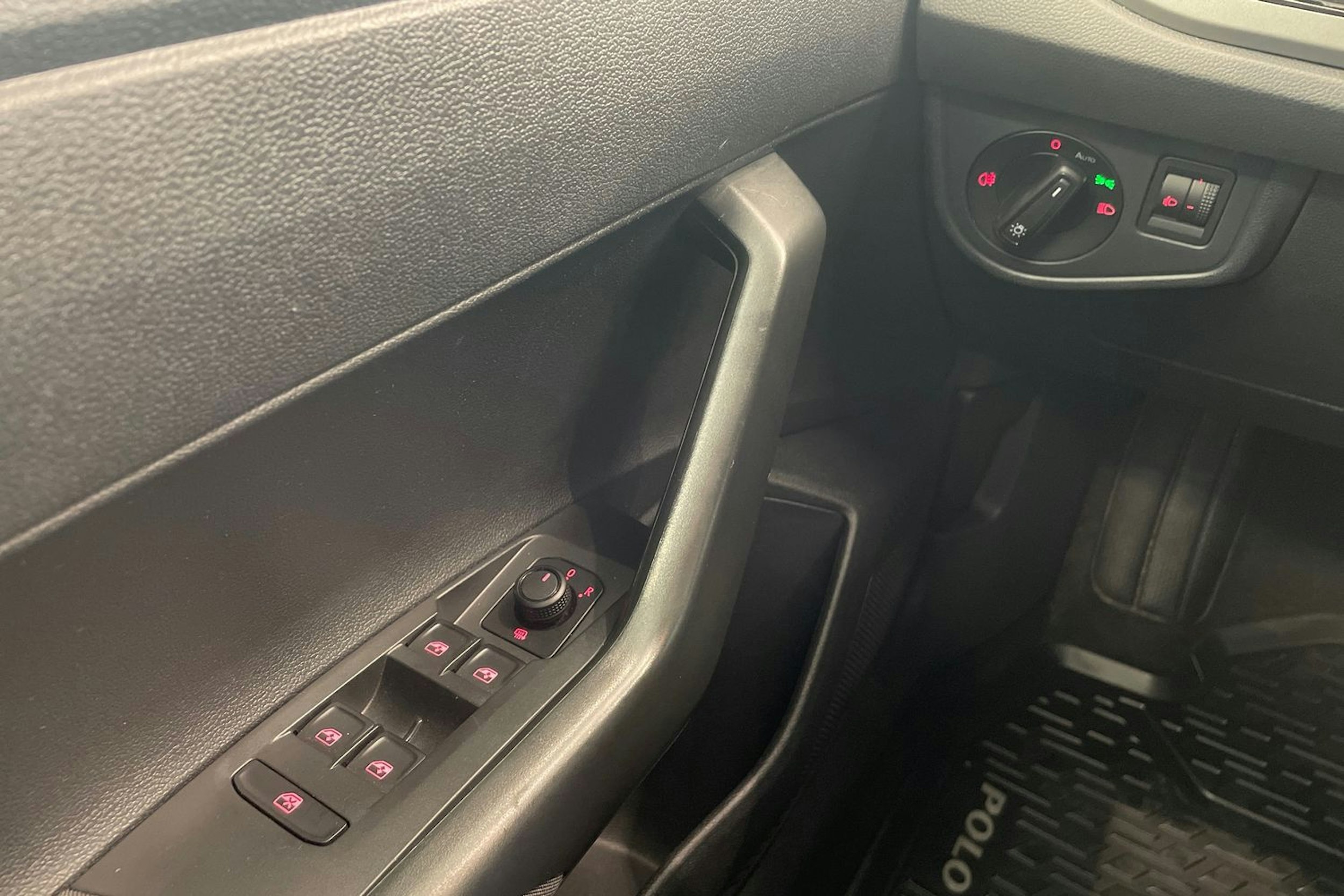 Valkoinen Volkswagen POLO 2020 kuva 18.