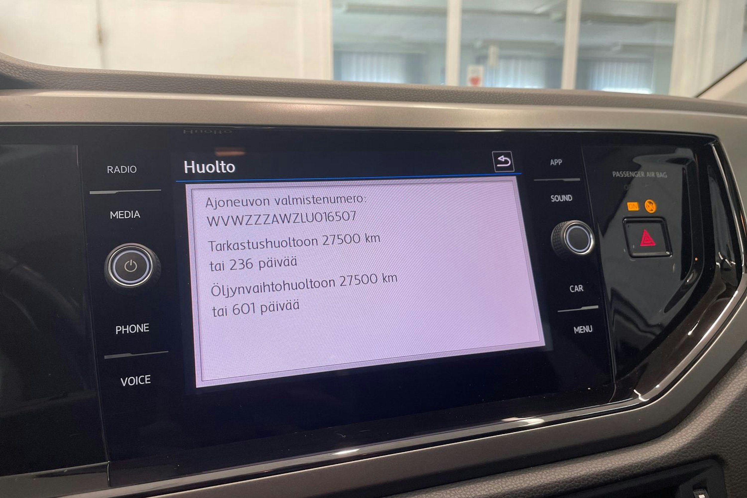Valkoinen Volkswagen POLO 2020 kuva 23.