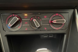 Valkoinen Volkswagen POLO 2020 kuva 24.