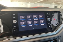 Valkoinen Volkswagen POLO 2020 kuva 27.