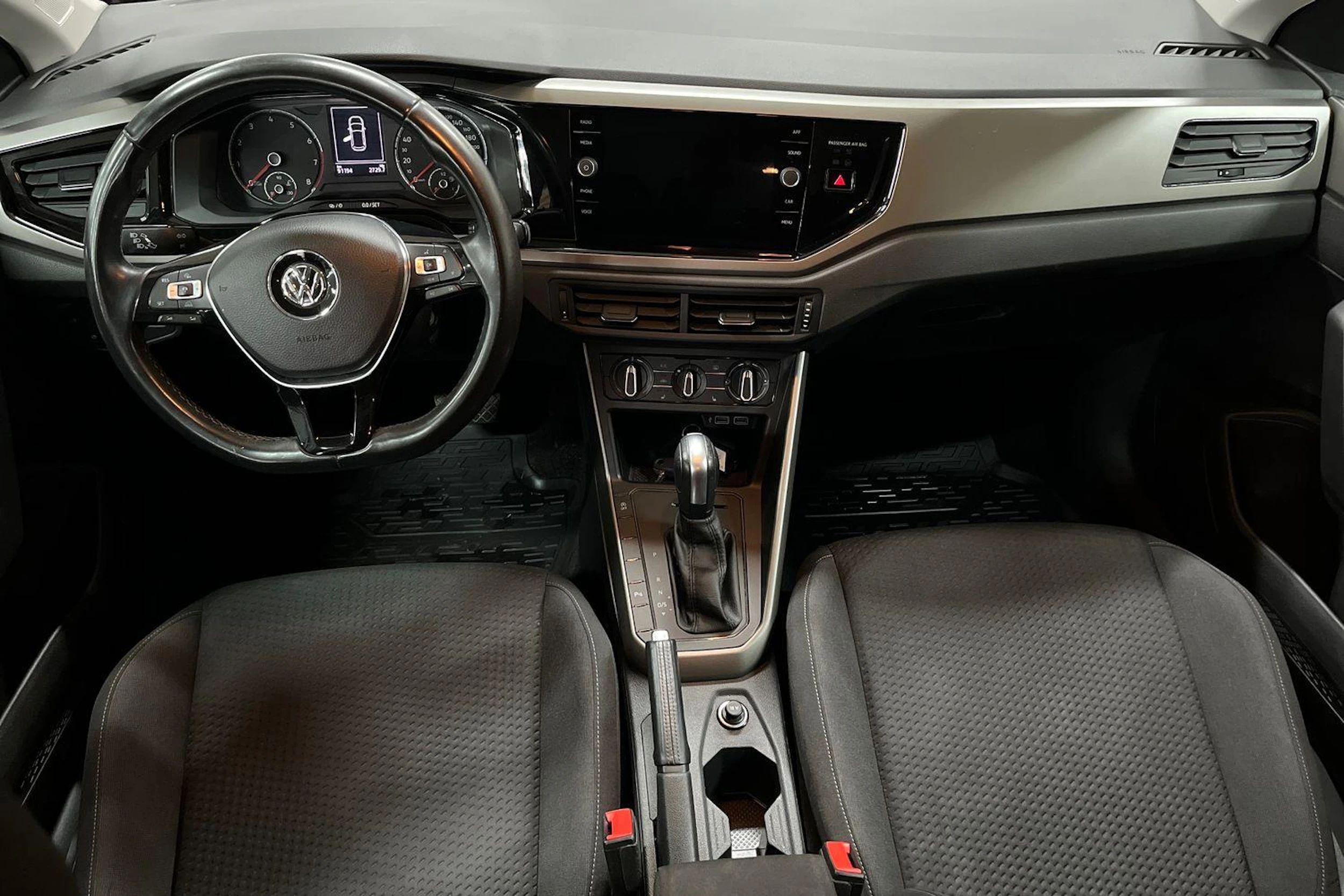 Valkoinen Volkswagen POLO 2020 kuva 7.