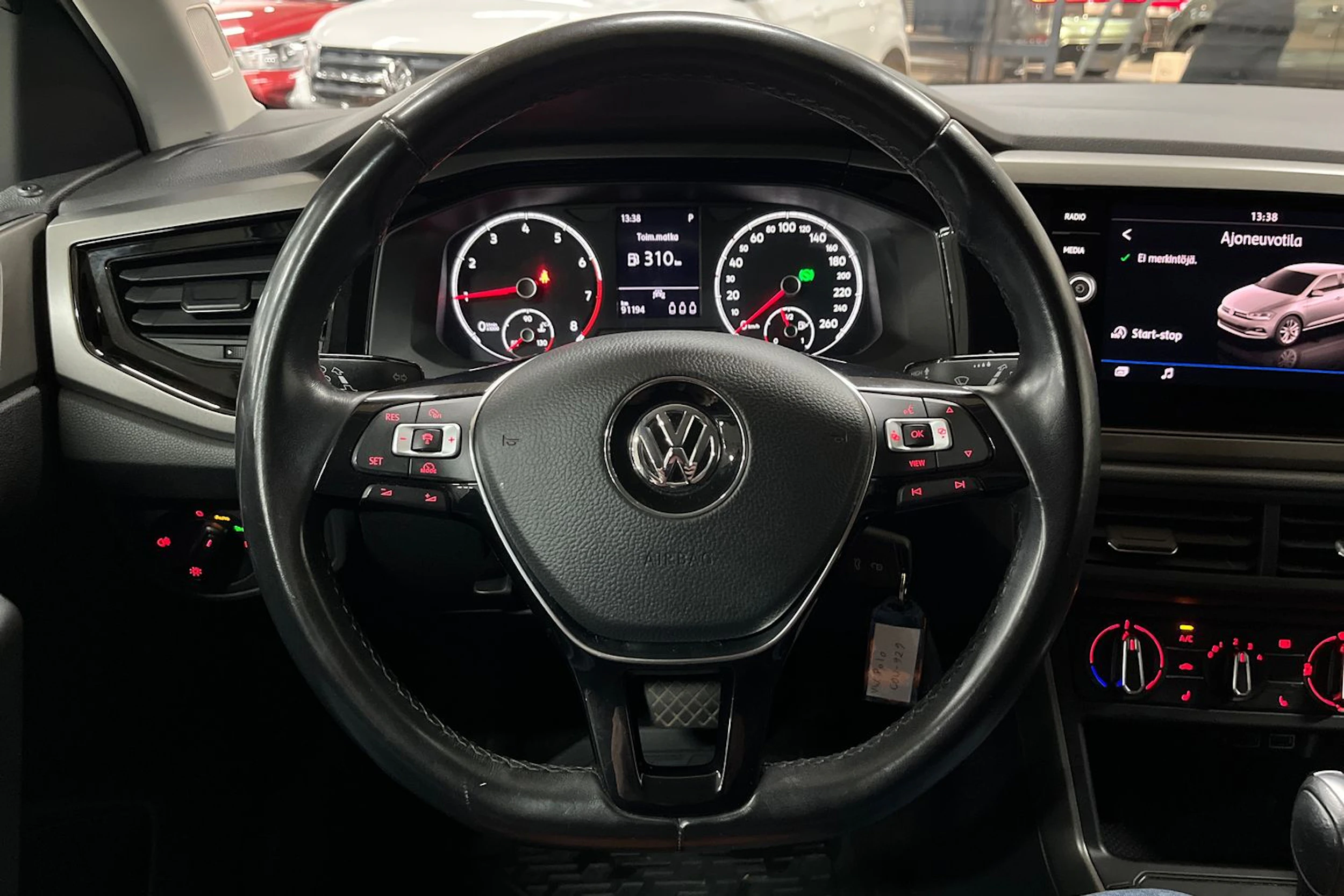 Valkoinen Volkswagen POLO 2020 kuva 12.