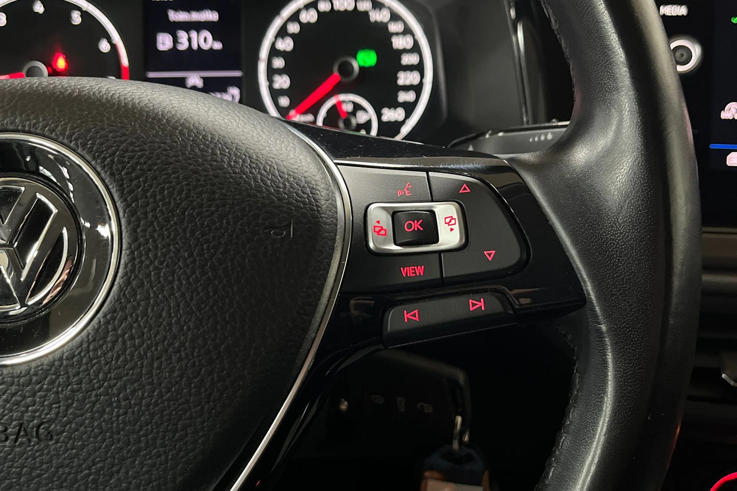 Valkoinen Volkswagen POLO 2020 kuva 14.