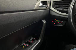 Valkoinen Volkswagen POLO 2020 kuva 15.