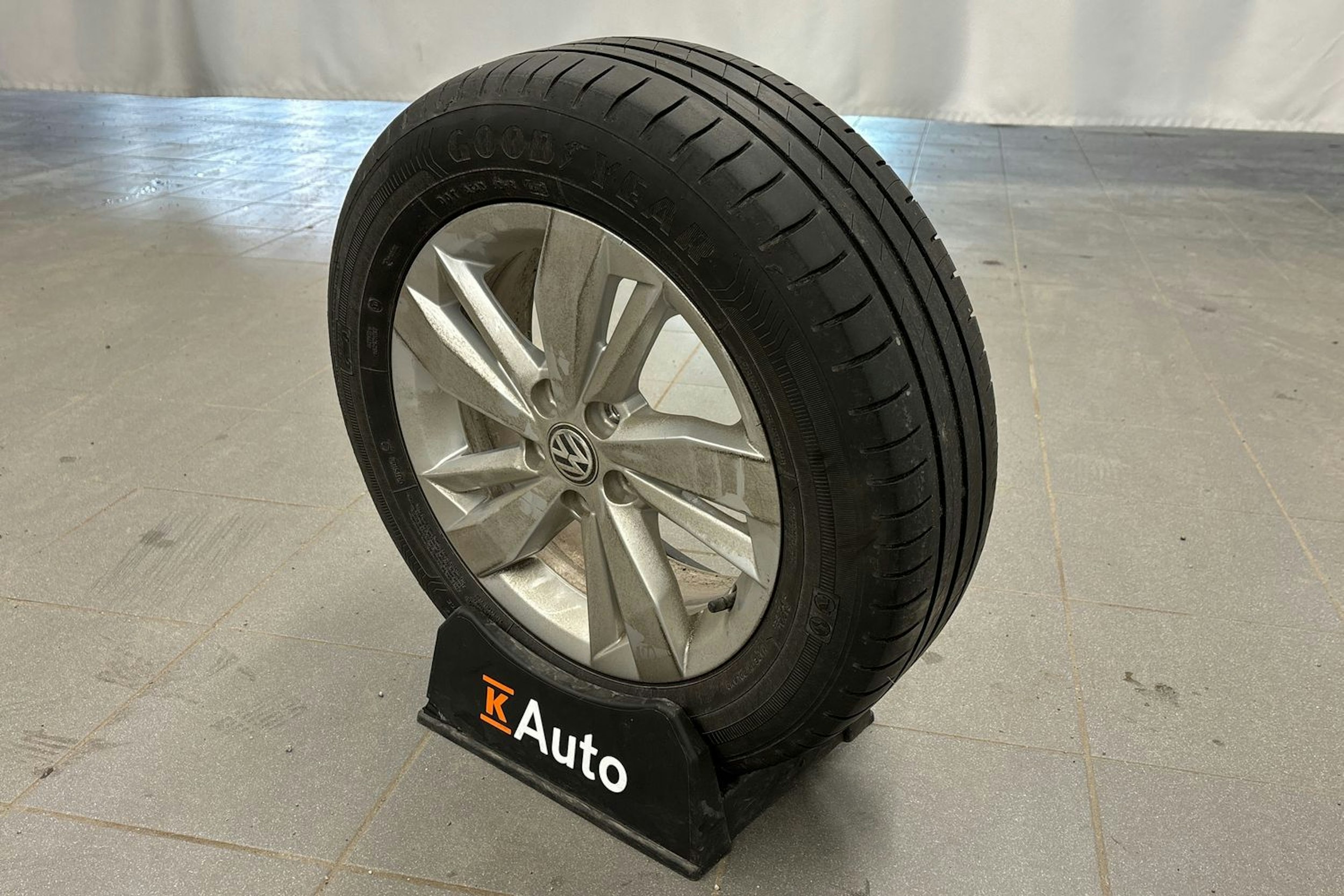 harmaa Volkswagen Polo 2020 kuva 14.