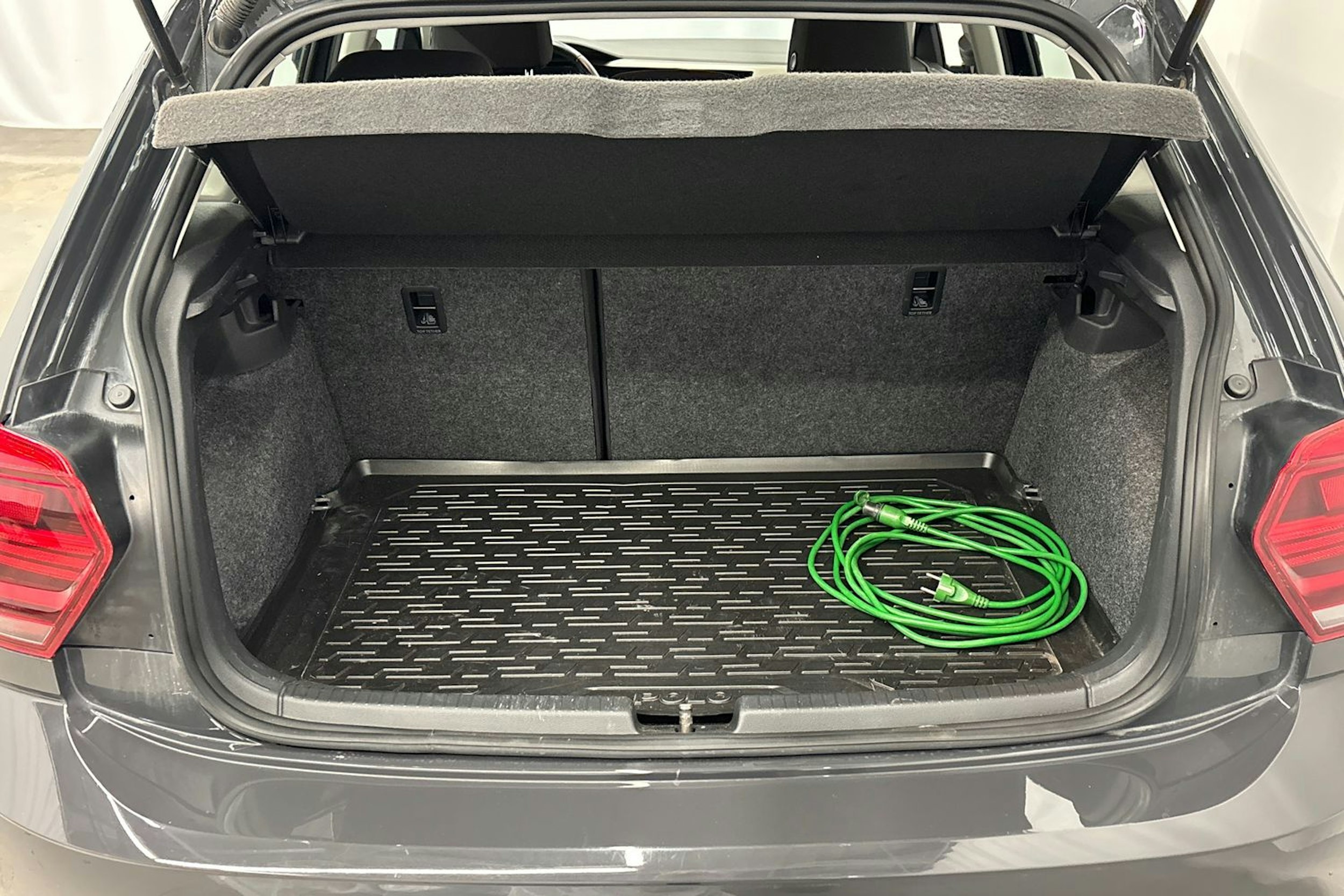 harmaa Volkswagen Polo 2020 kuva 16.