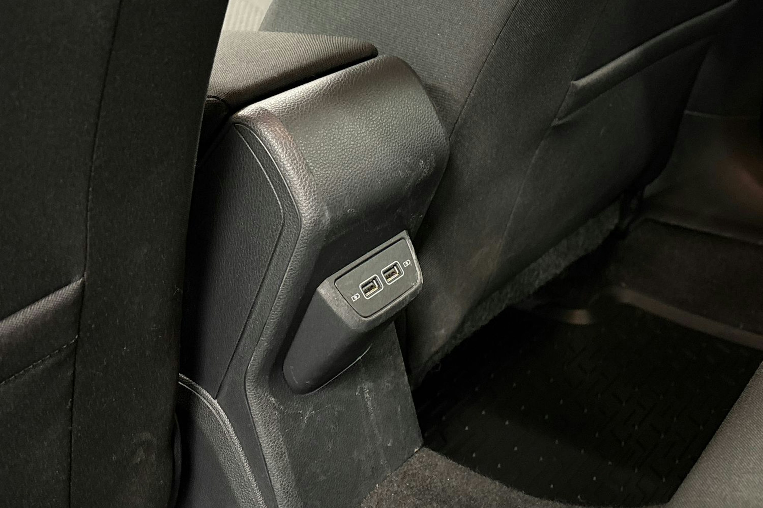 harmaa Volkswagen Polo 2020 kuva 17.