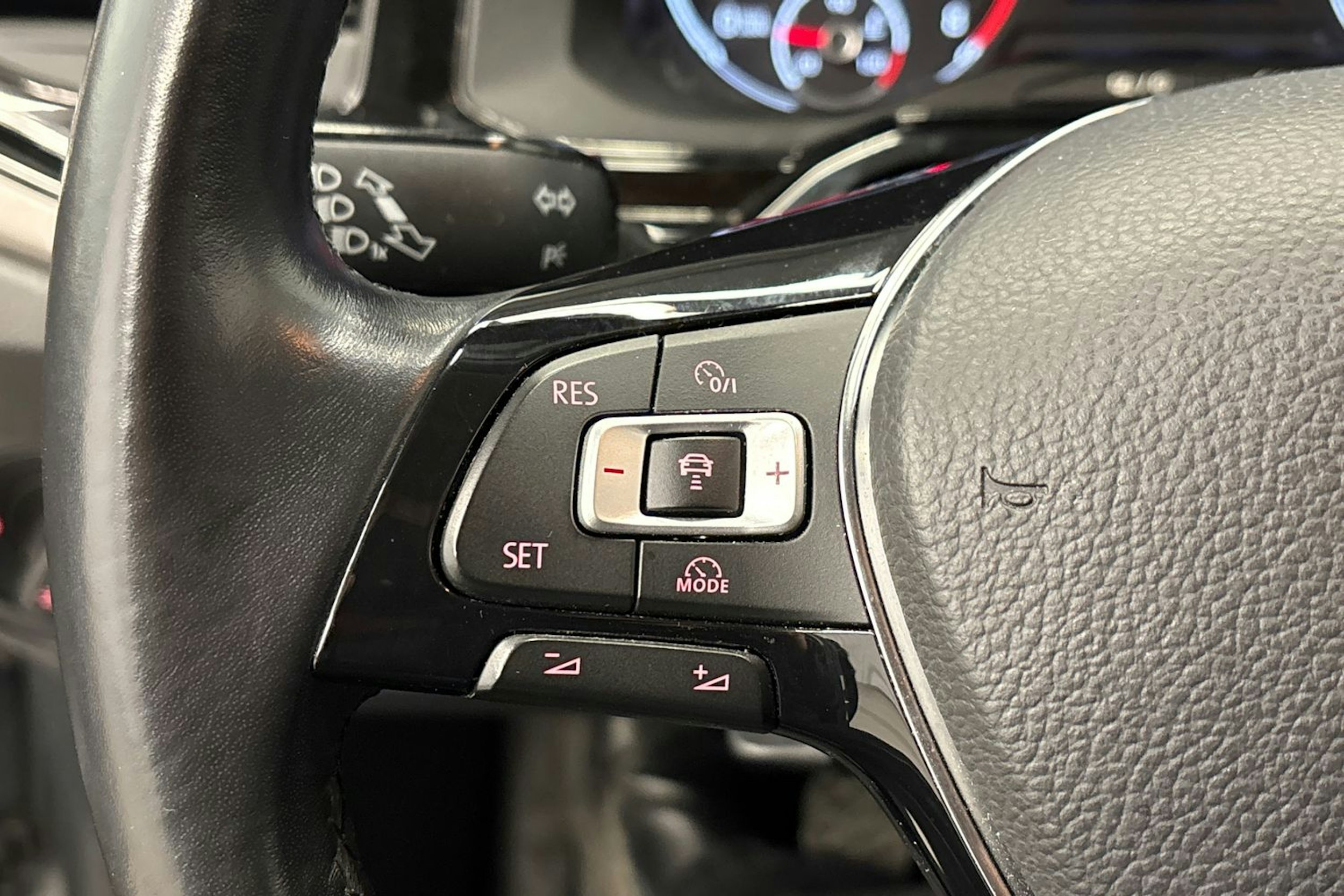 harmaa Volkswagen Polo 2020 kuva 20.